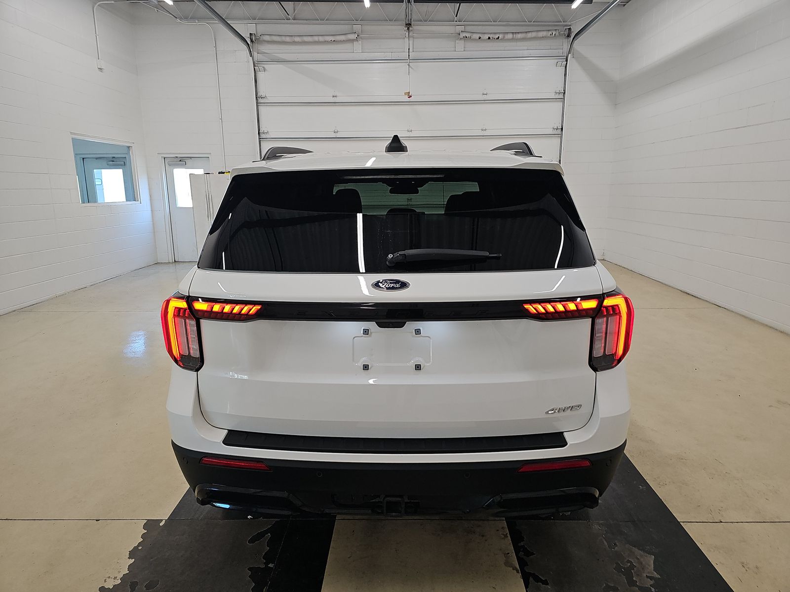 FORD EXPLORER - 6