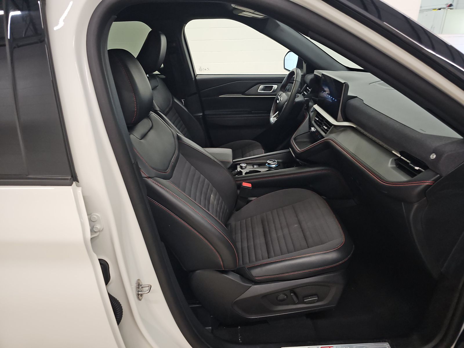 FORD EXPLORER - 9