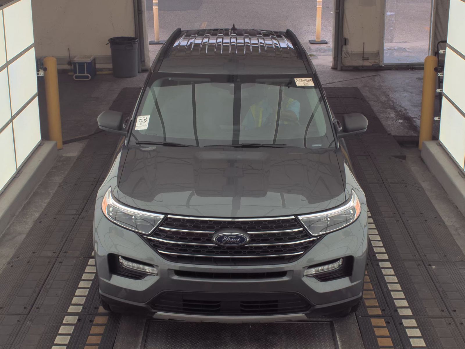 FORD EXPLORER - 3