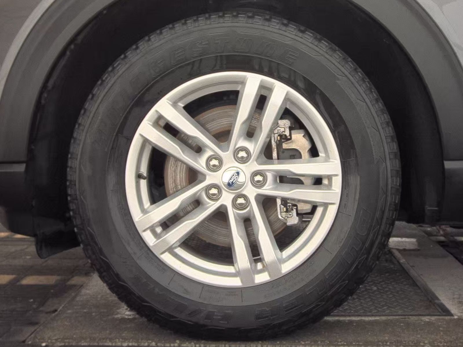 FORD EXPLORER - 10