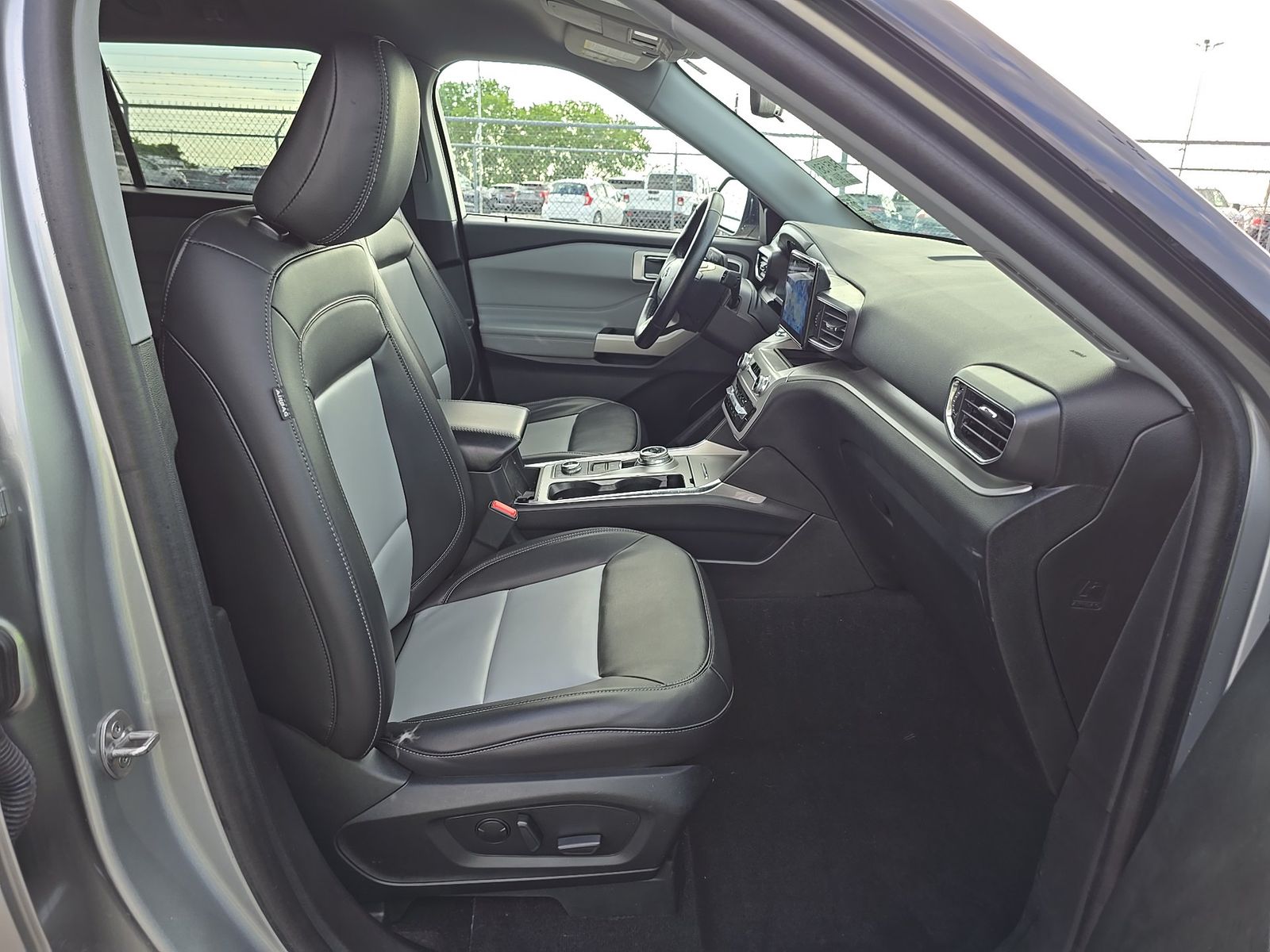 FORD EXPLORER - 9
