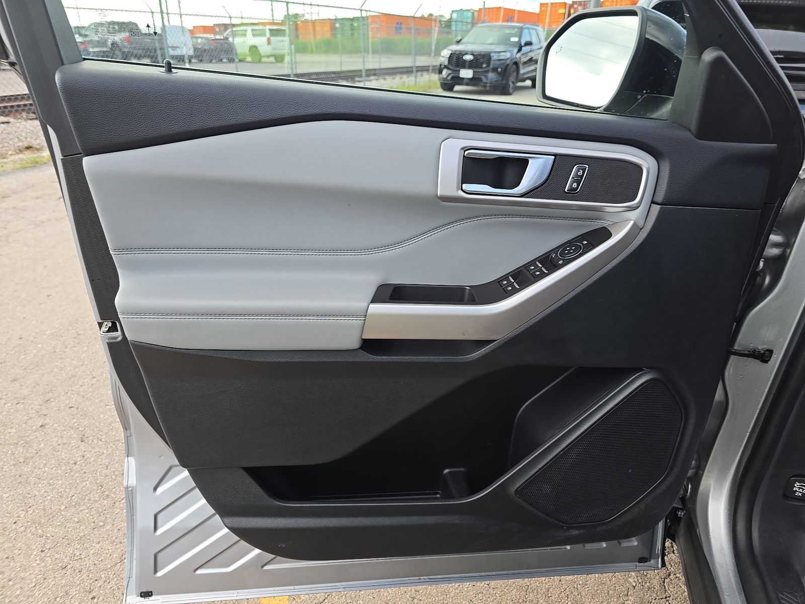 FORD EXPLORER - 10