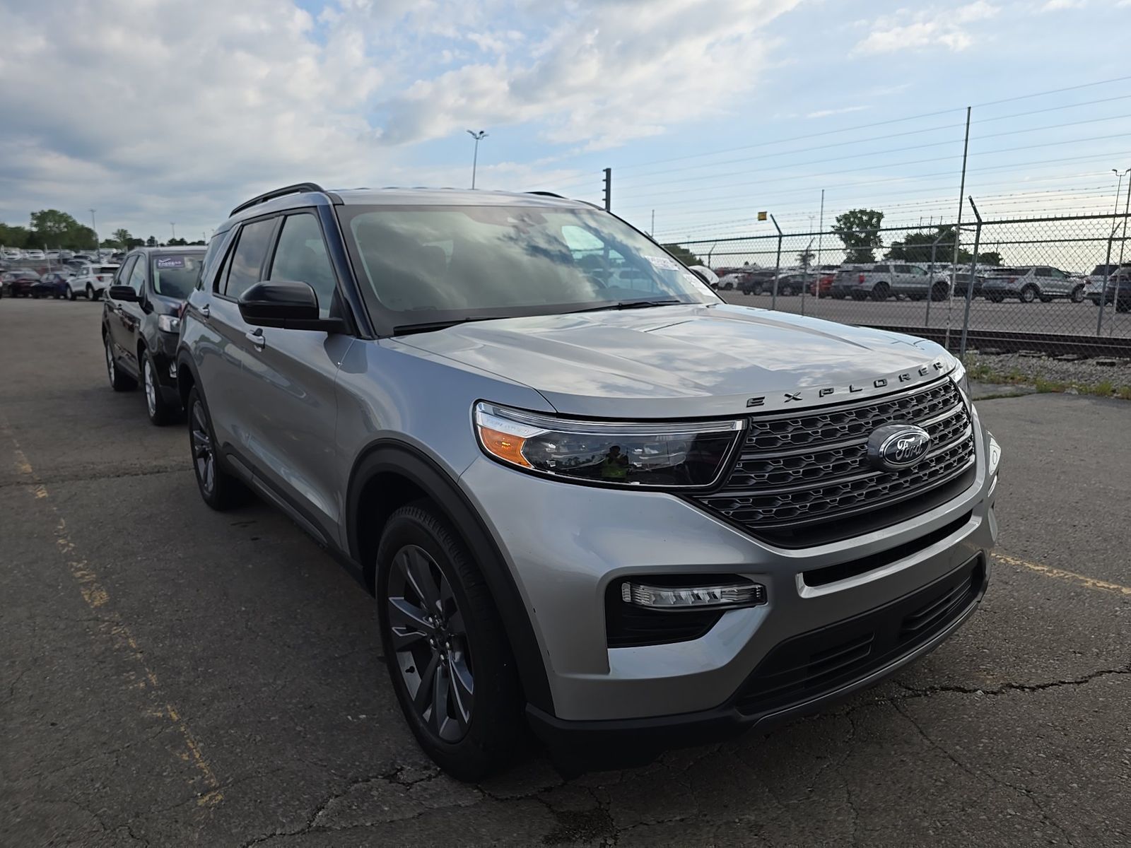 FORD EXPLORER - 4