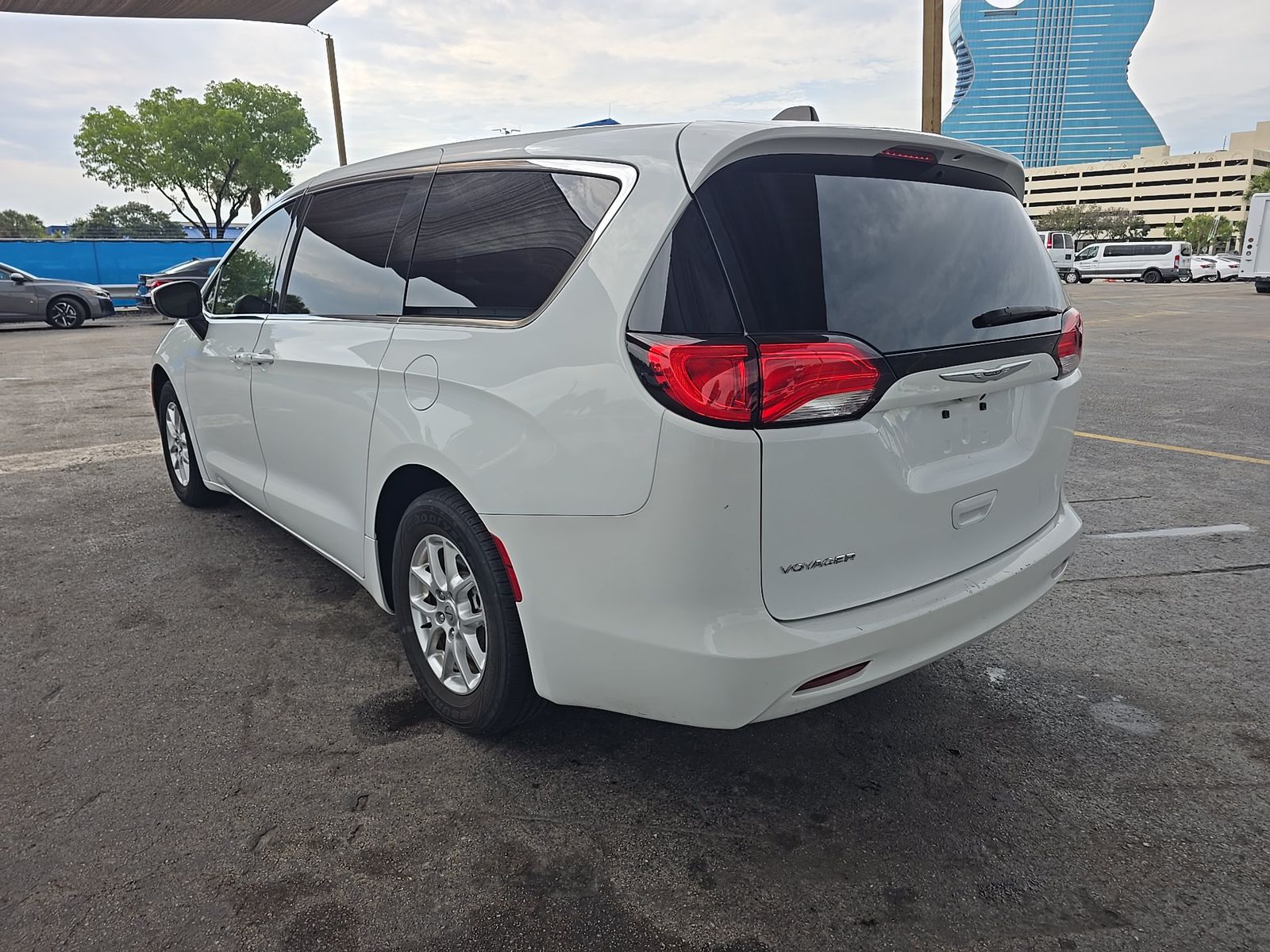CHRYSLER VOYAGER - 7