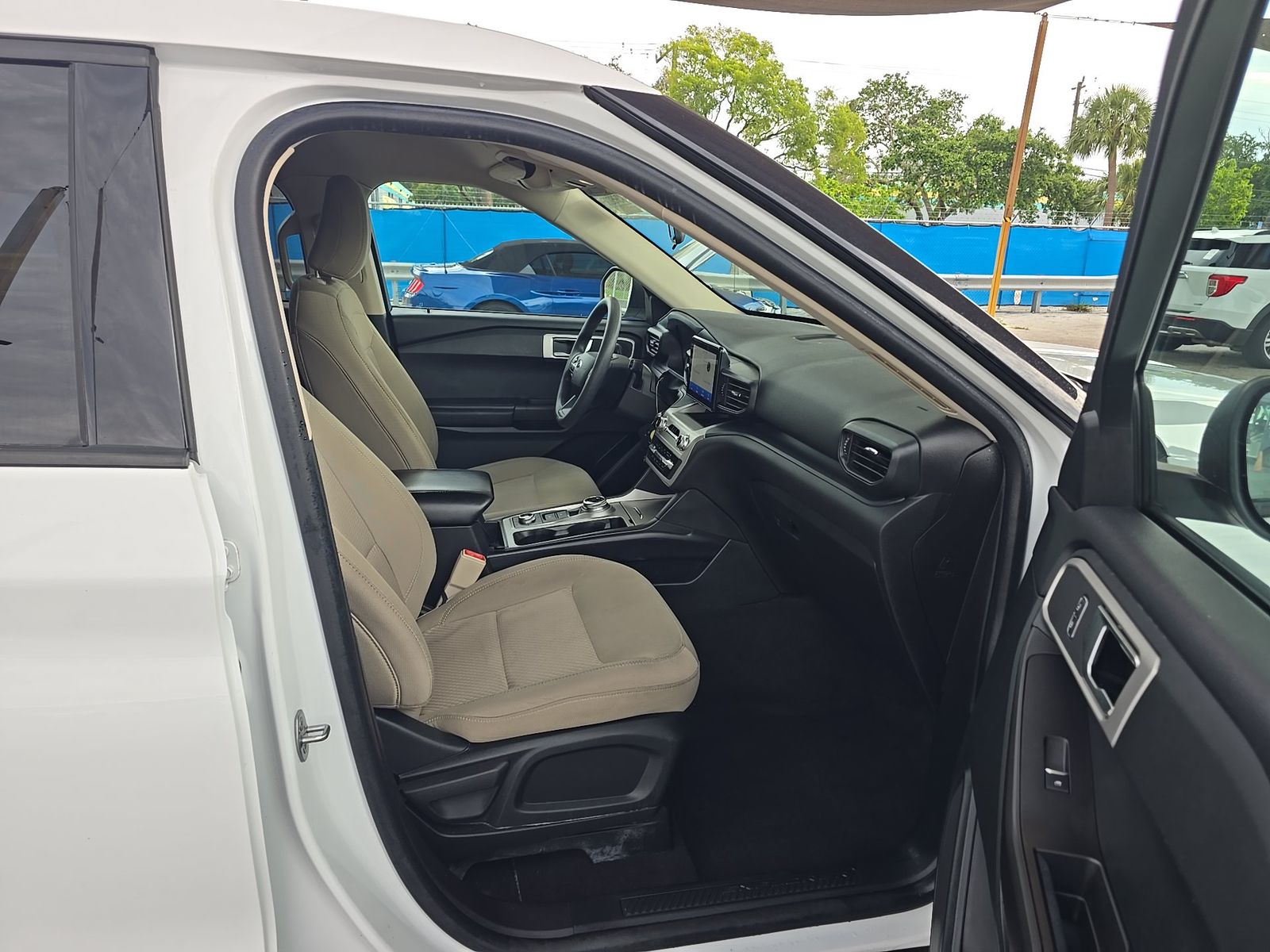 FORD EXPLORER - 9
