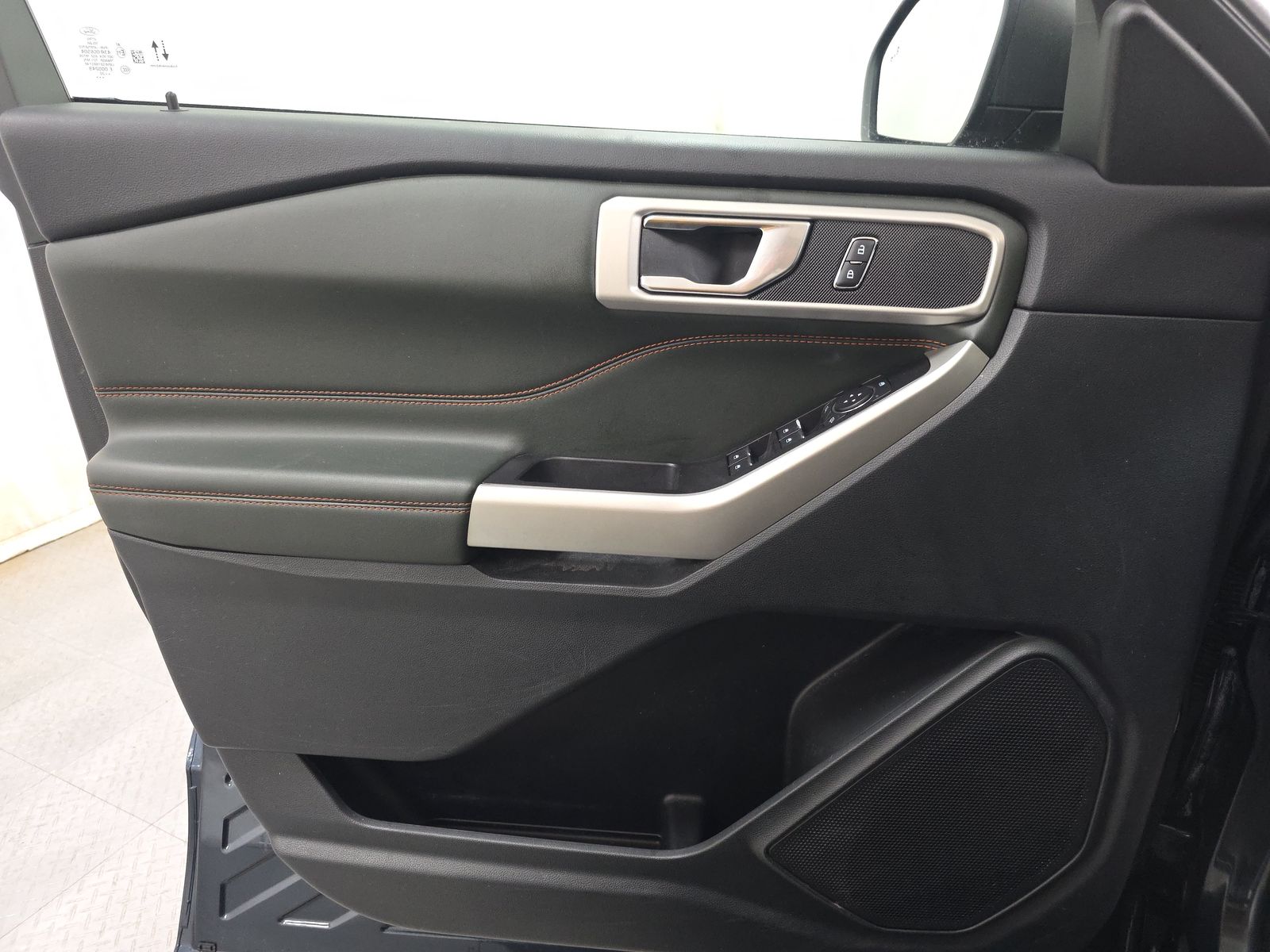 FORD EXPLORER - 10