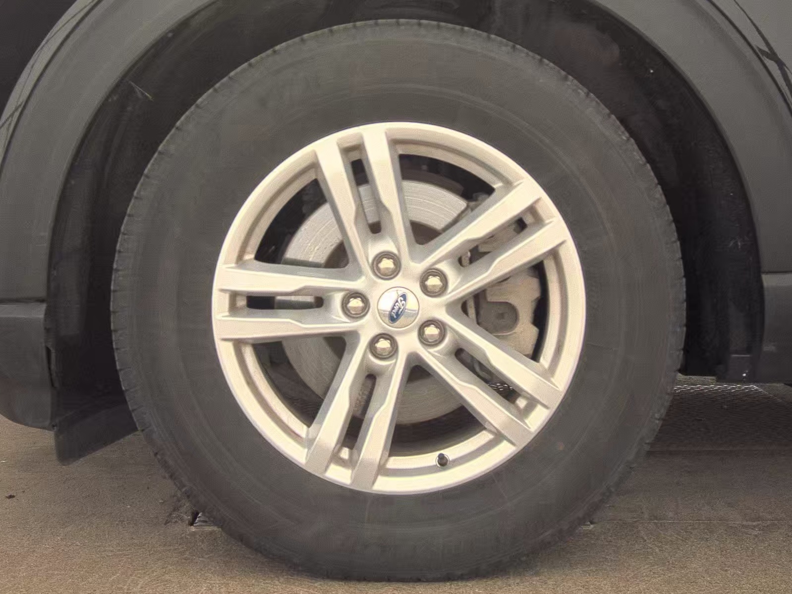 FORD EXPLORER - 10