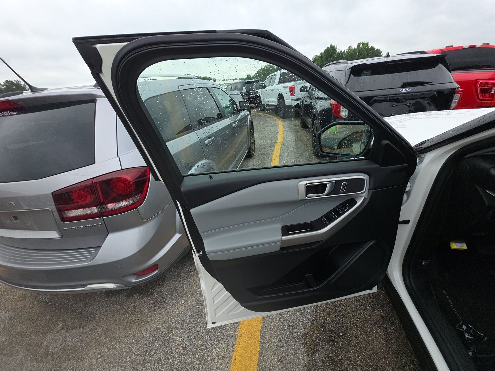 FORD EXPLORER - 10
