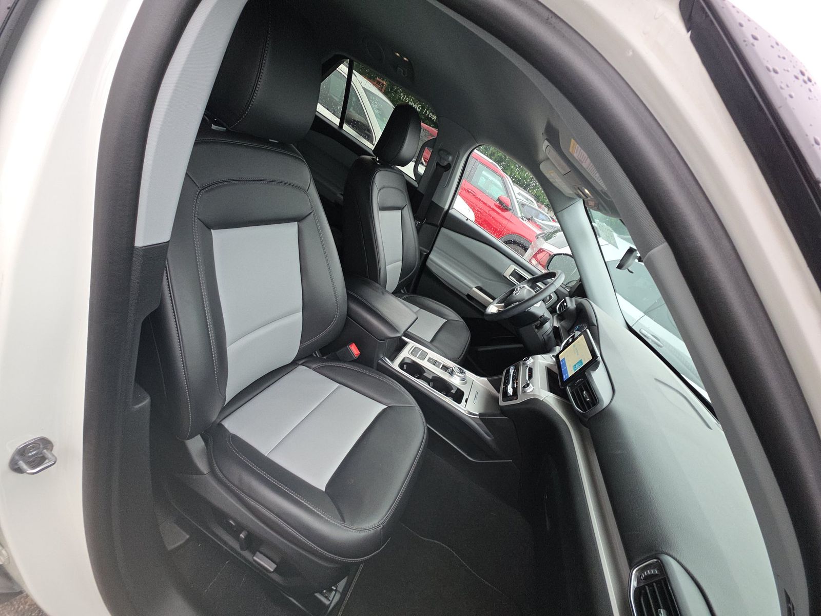FORD EXPLORER - 9