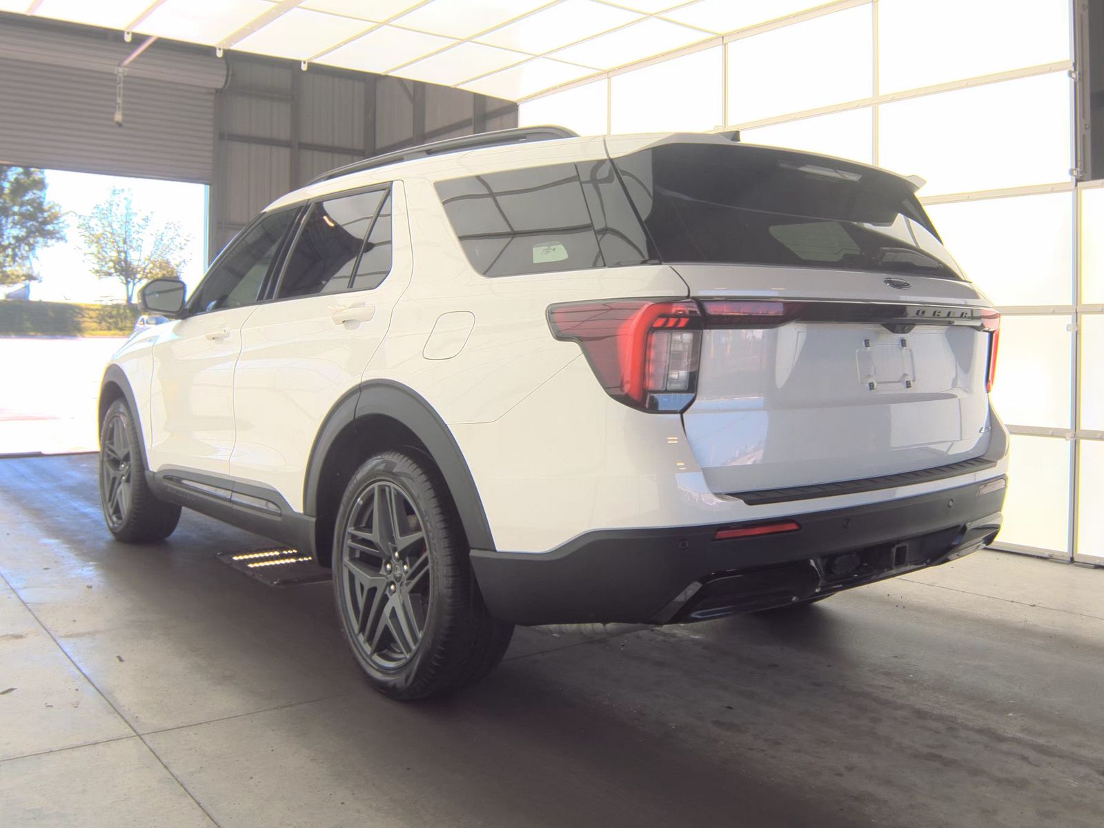 FORD EXPLORER - 9
