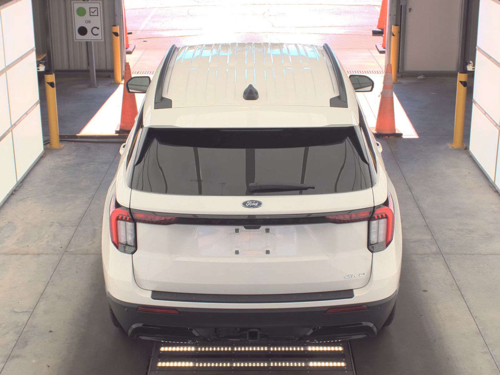 FORD EXPLORER - 7