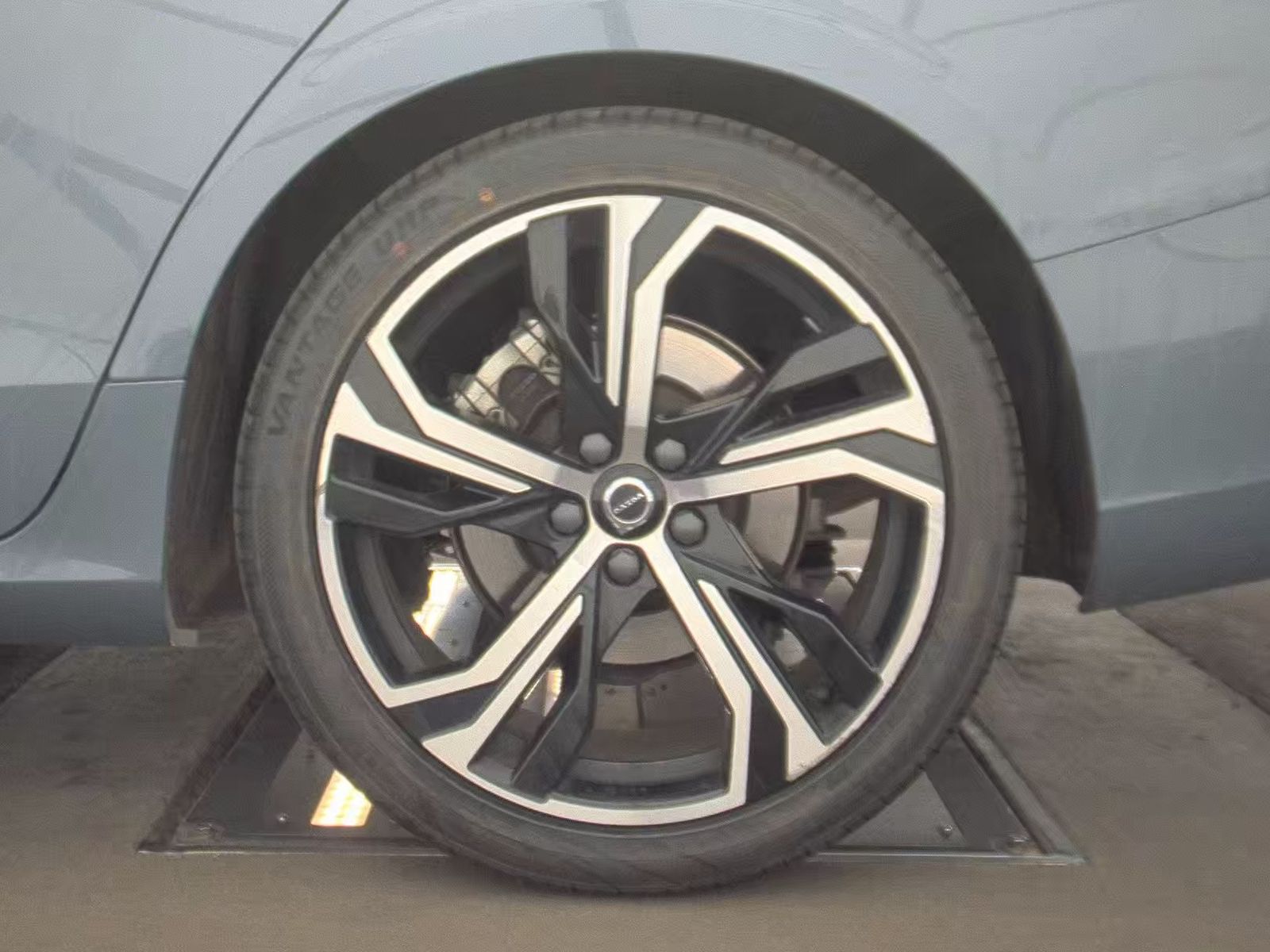 2024 Volvo S60 B5 Core AWD