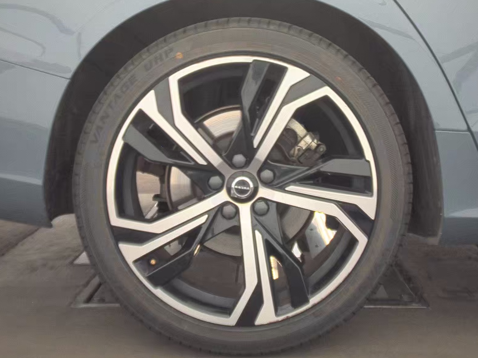 2024 Volvo S60 B5 Core AWD