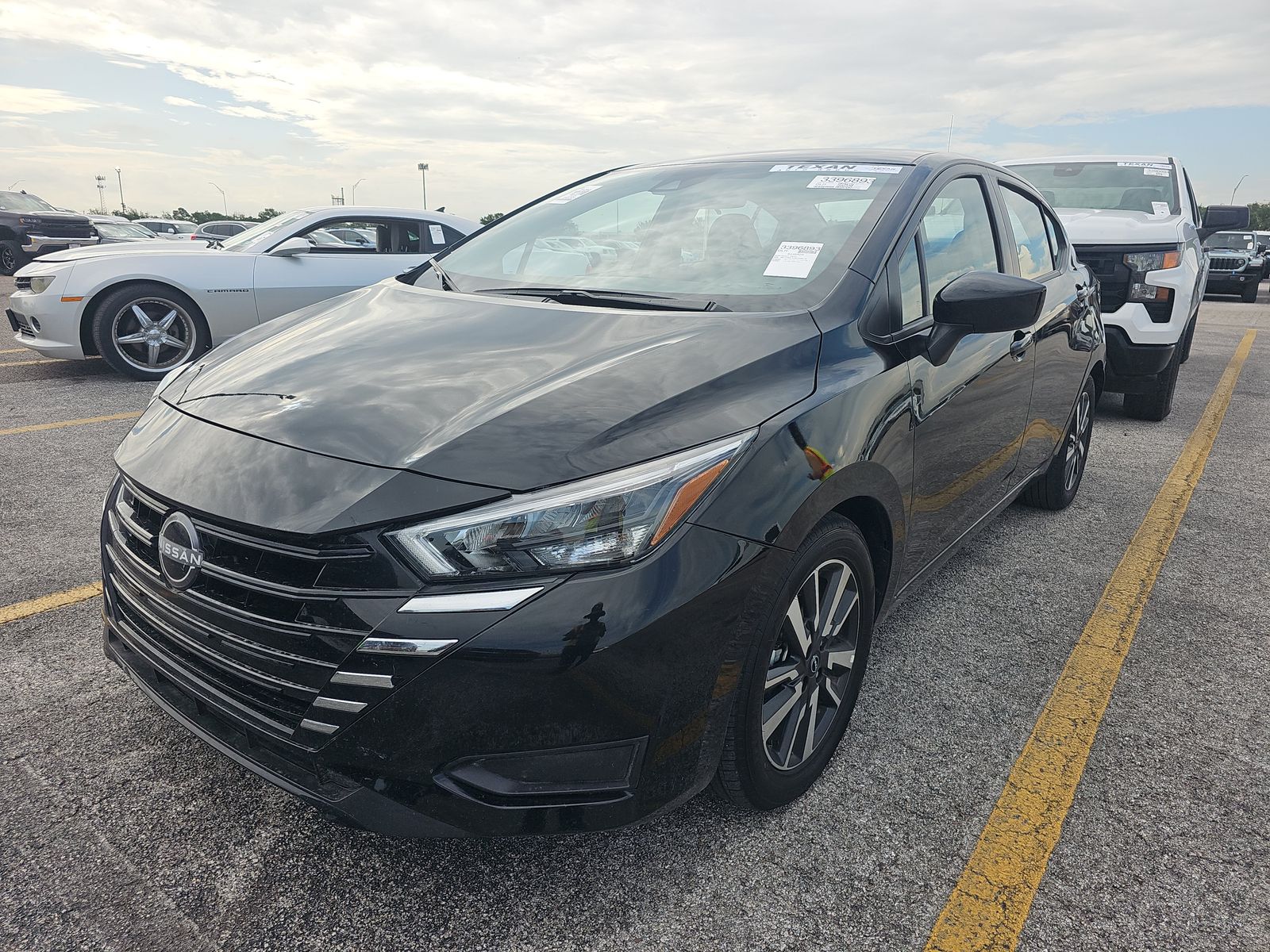 NISSAN VERSA - 1