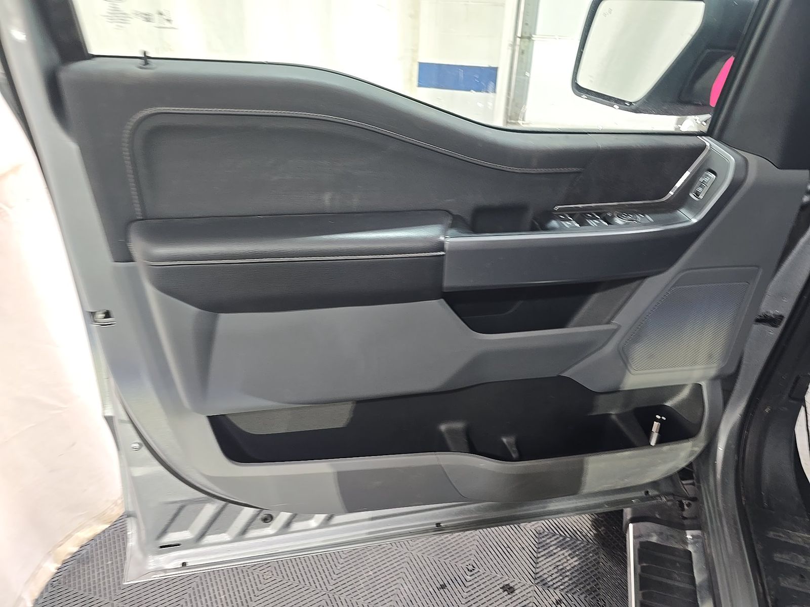 2025 Ford F-150 XLT AWD