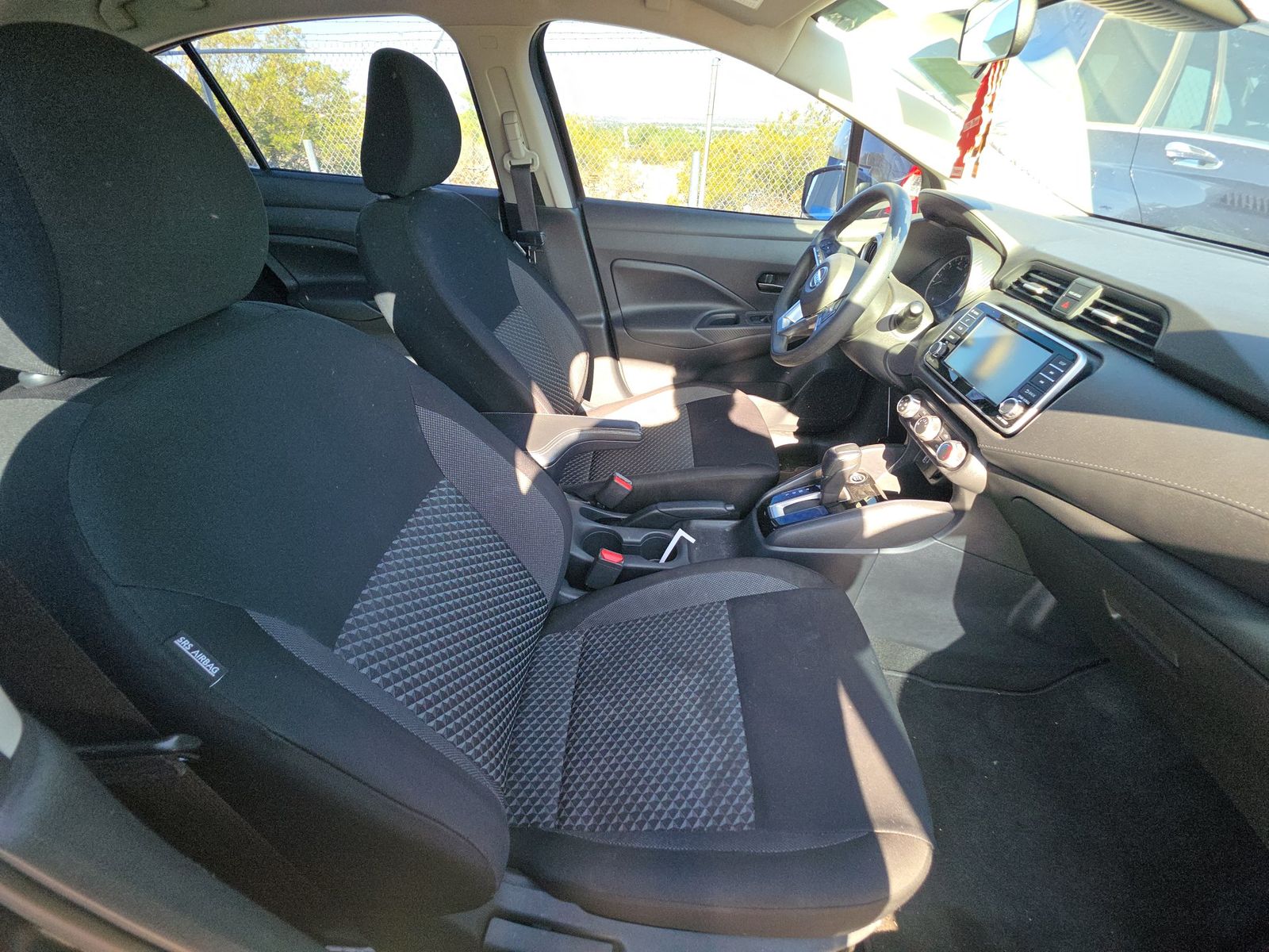 NISSAN VERSA - 9