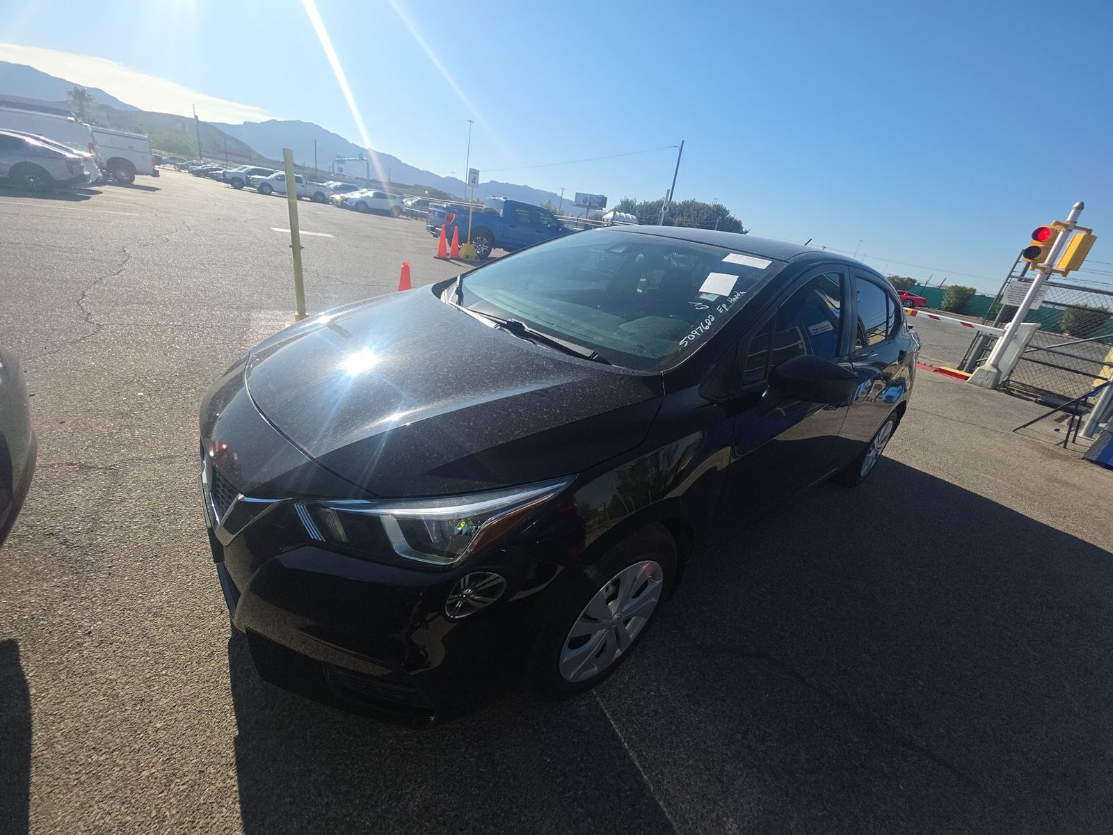 NISSAN VERSA - 1