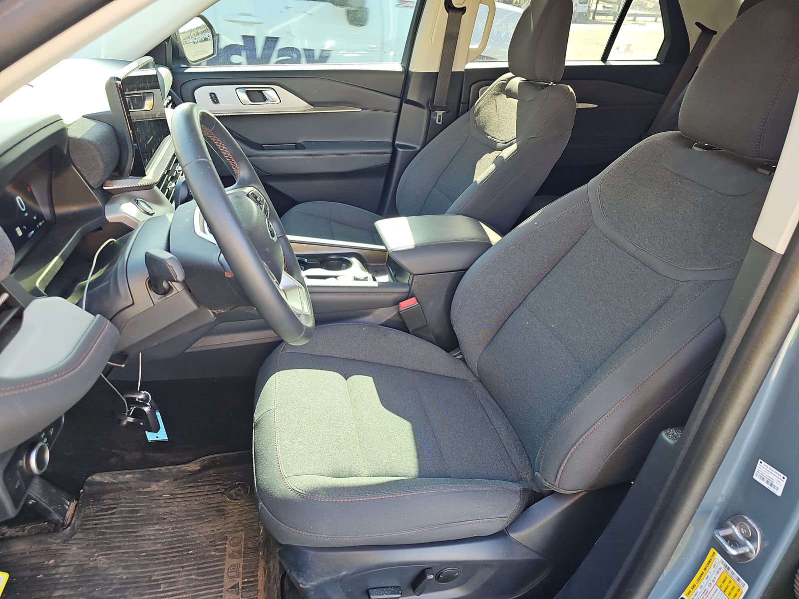 FORD EXPLORER - 8