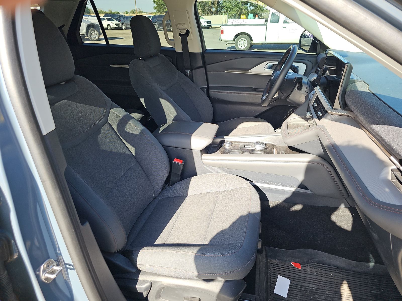 FORD EXPLORER - 9