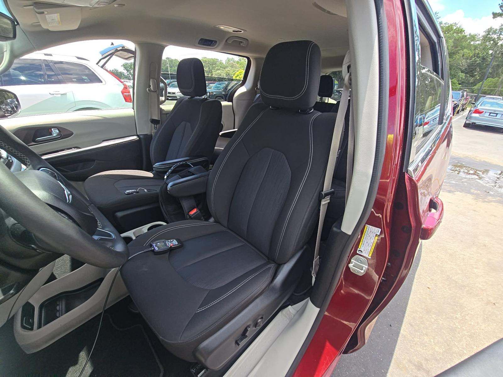 CHRYSLER VOYAGER - 5