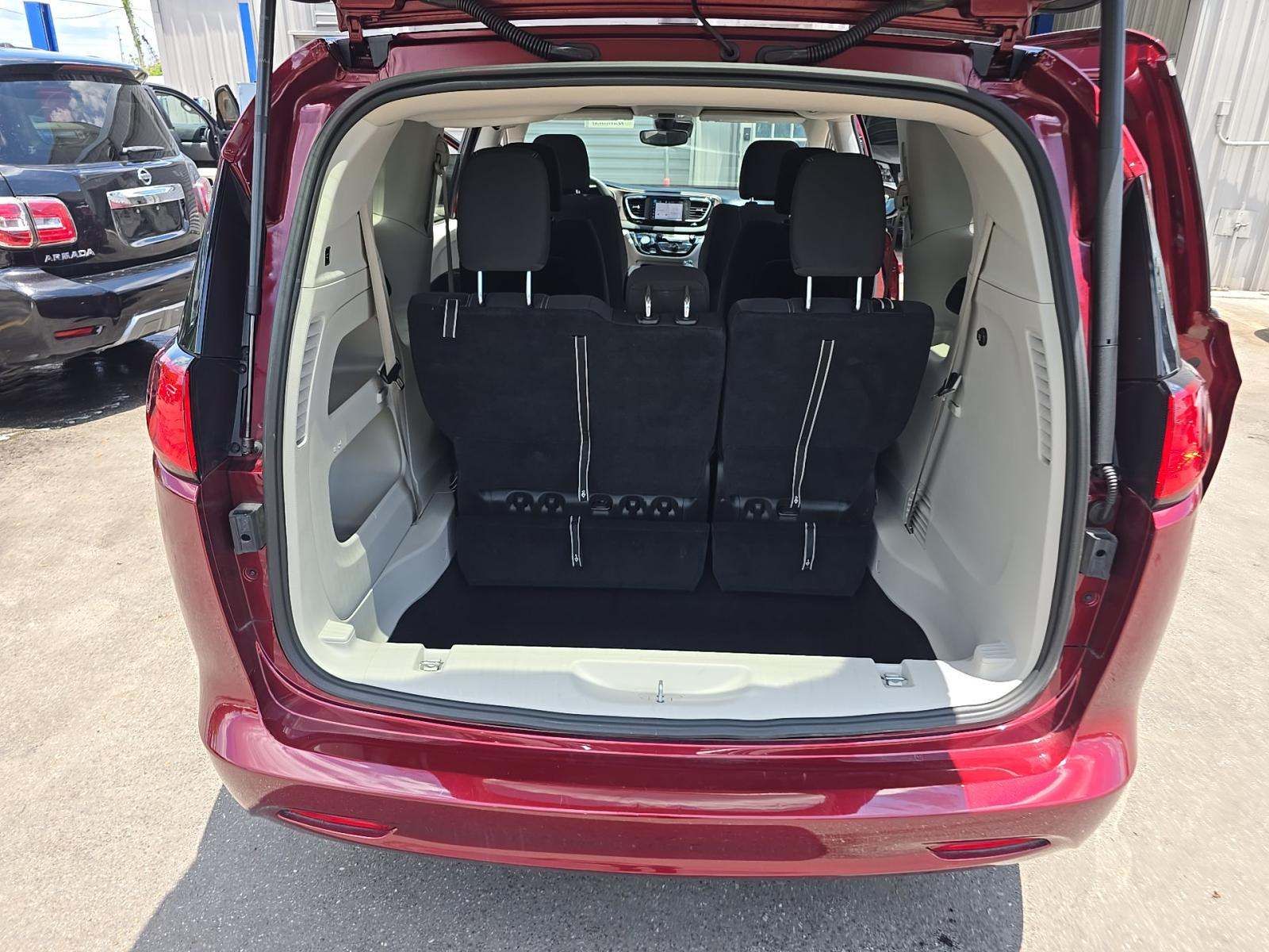 CHRYSLER VOYAGER - 10