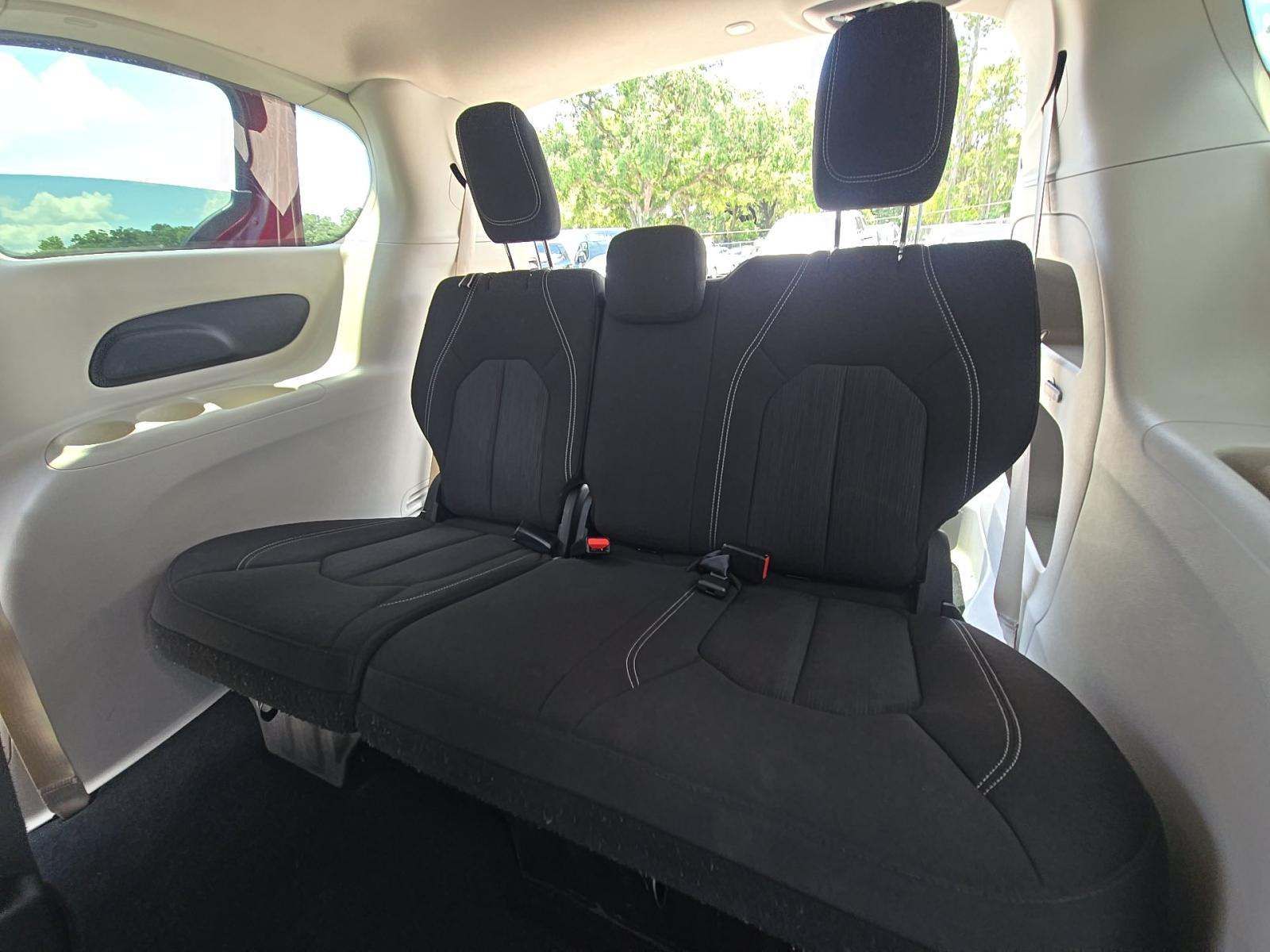 CHRYSLER VOYAGER - 9