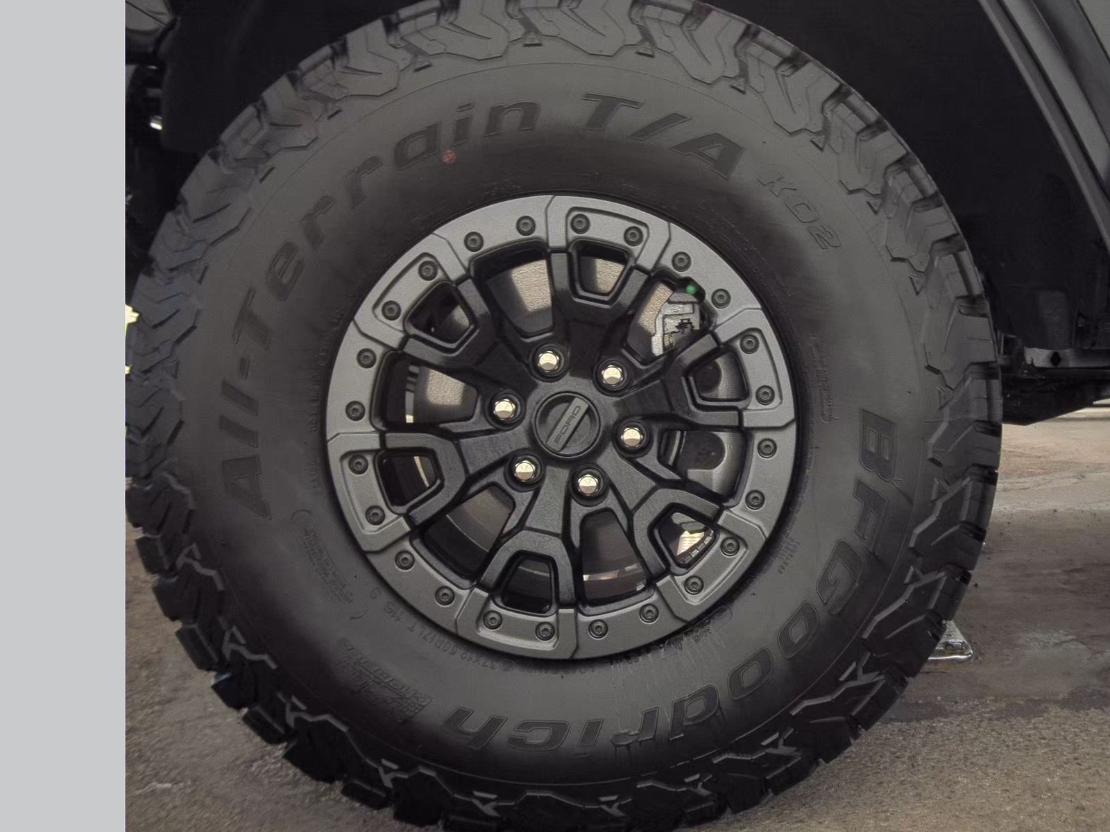 FORD BRONCO - 10