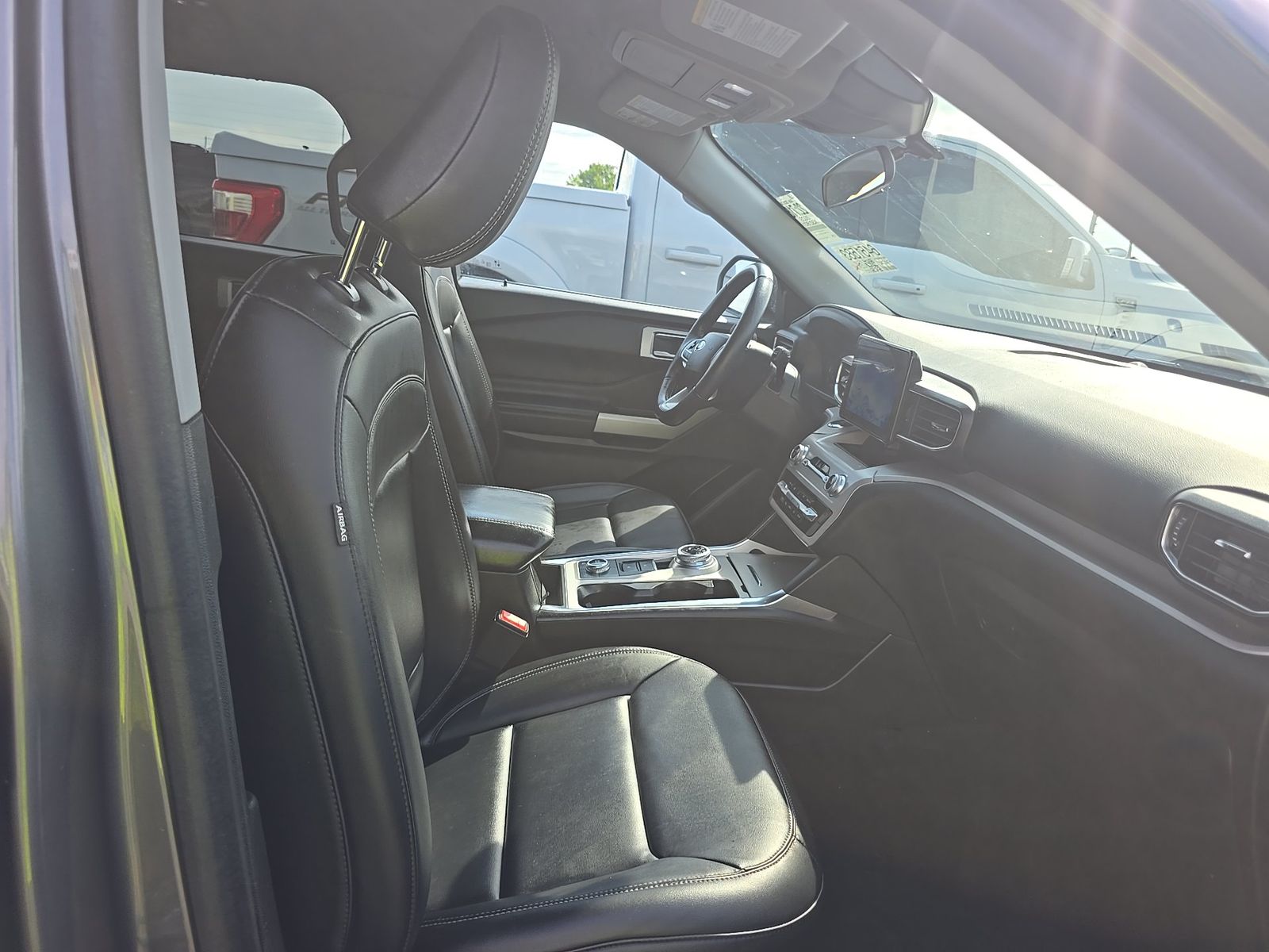 FORD EXPLORER - 9