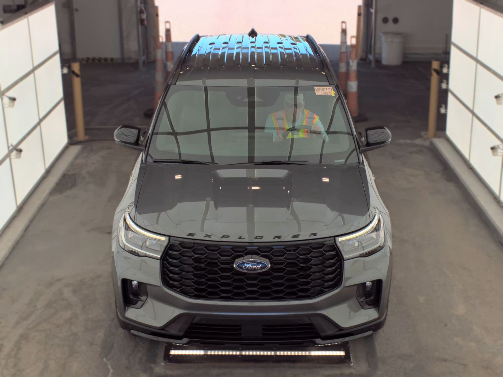 FORD EXPLORER - 3
