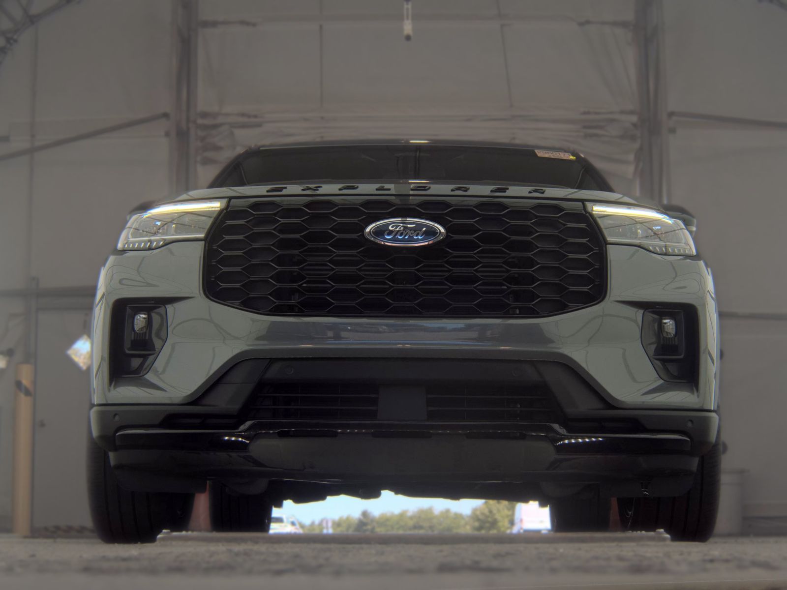 FORD EXPLORER - 4