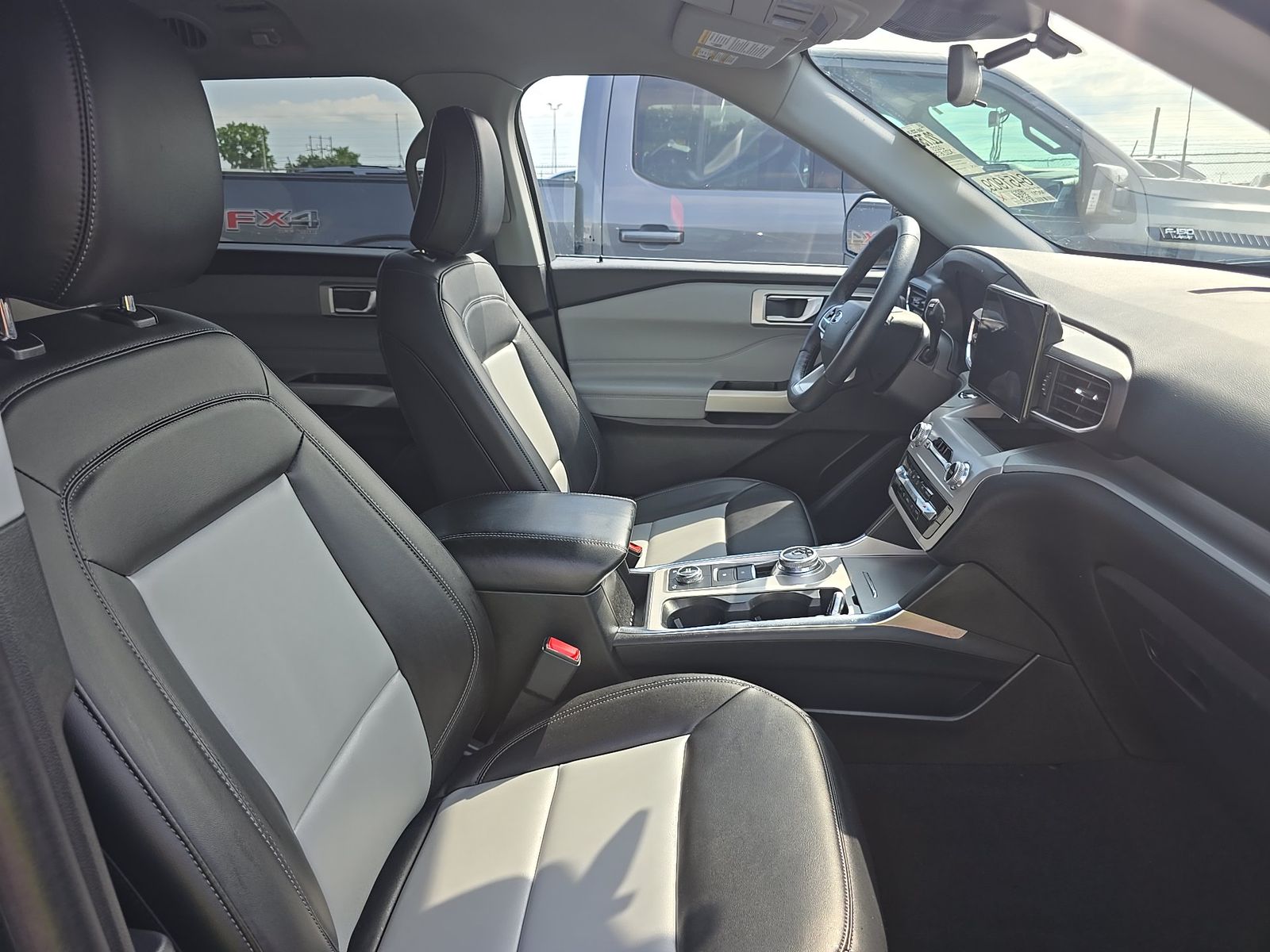 FORD EXPLORER - 9