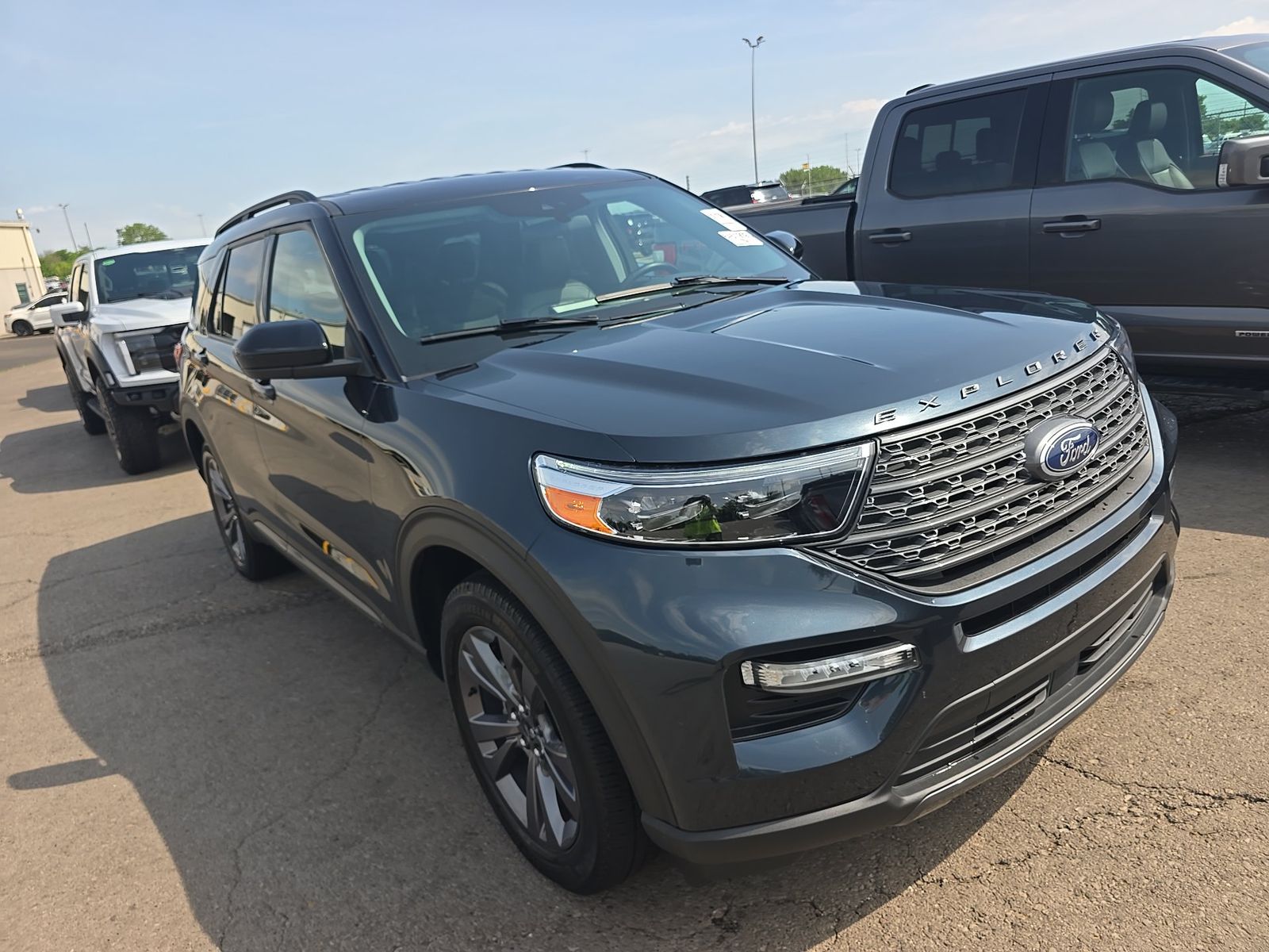 FORD EXPLORER - 4