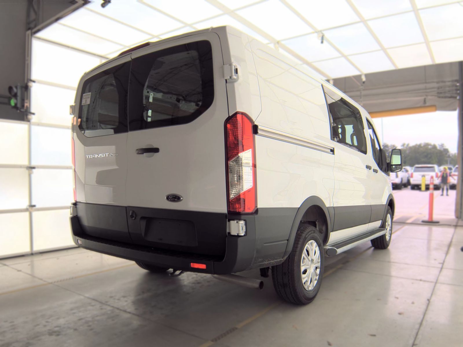 FORD TRANSIT 250 - 5