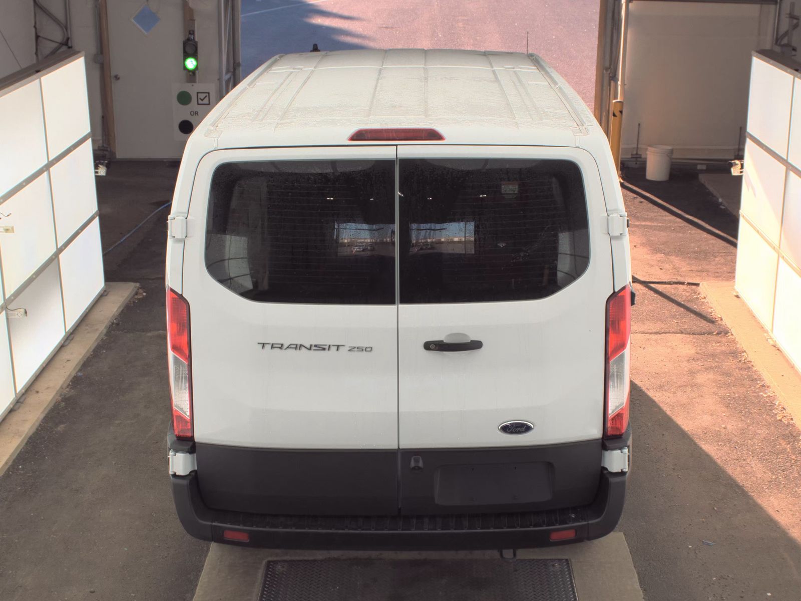FORD TRANSIT 250 - 6