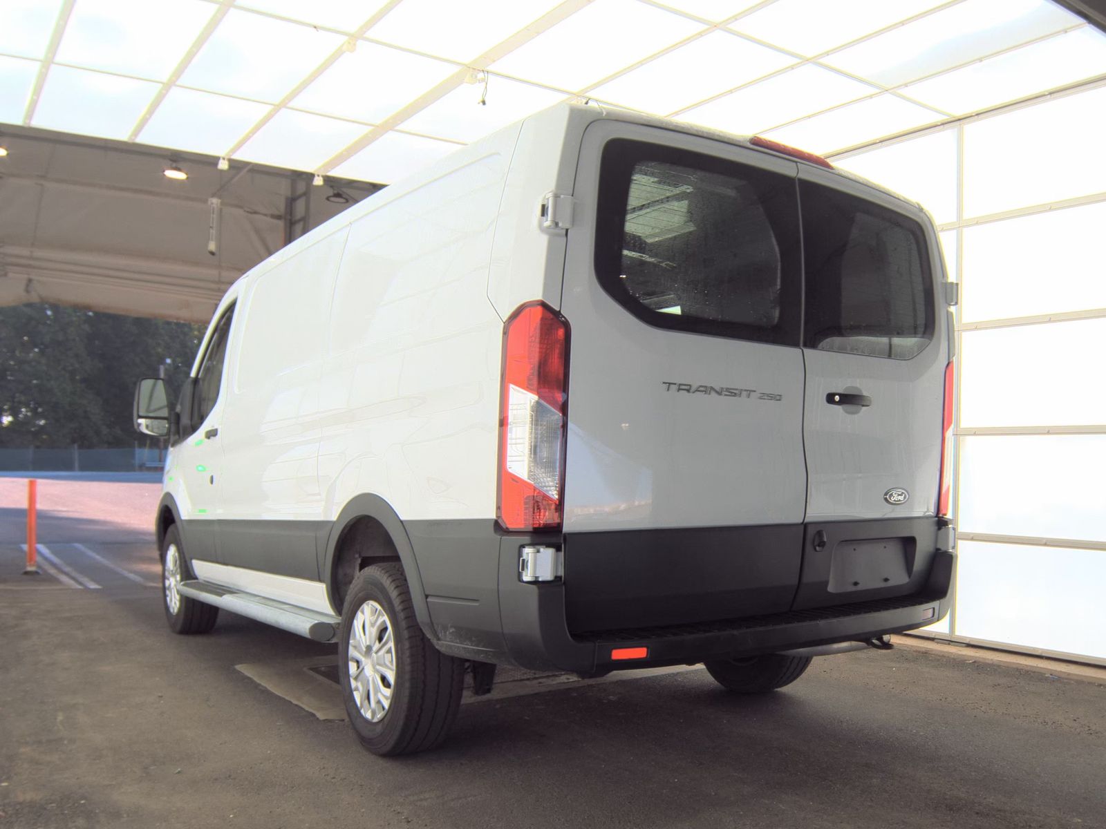 FORD TRANSIT 250 - 7