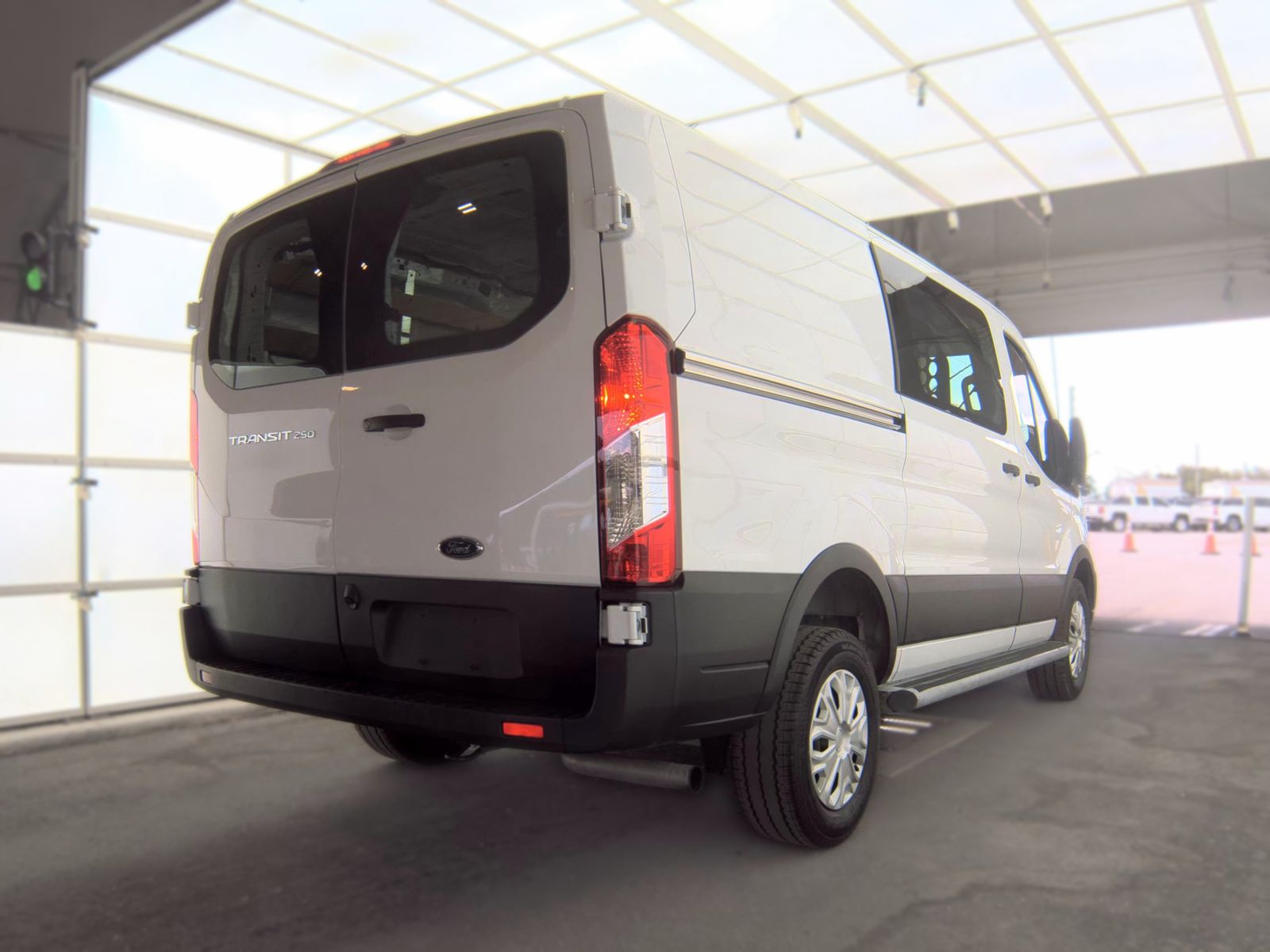 FORD TRANSIT 250 - 5