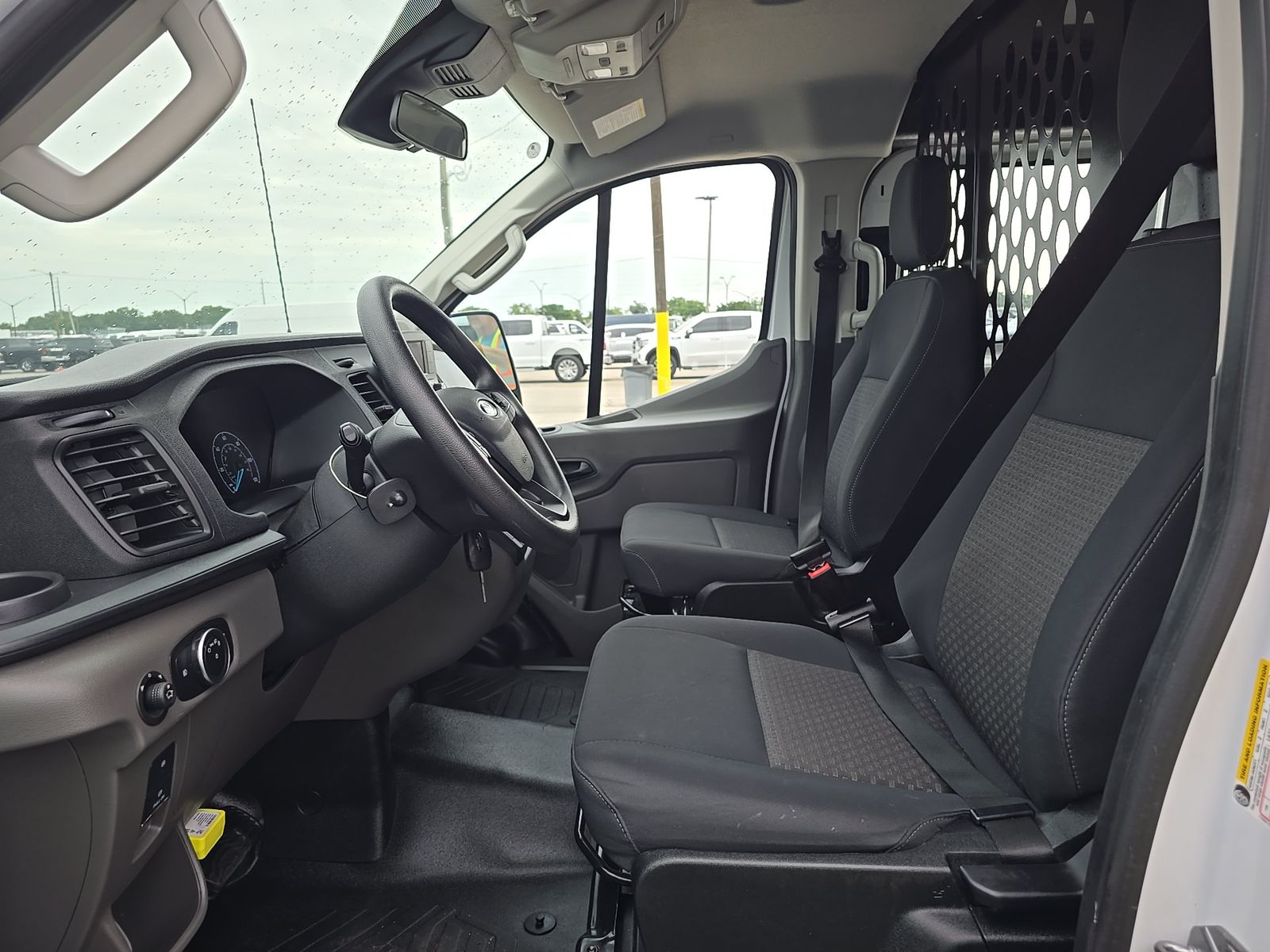 FORD TRANSIT 250 - 8