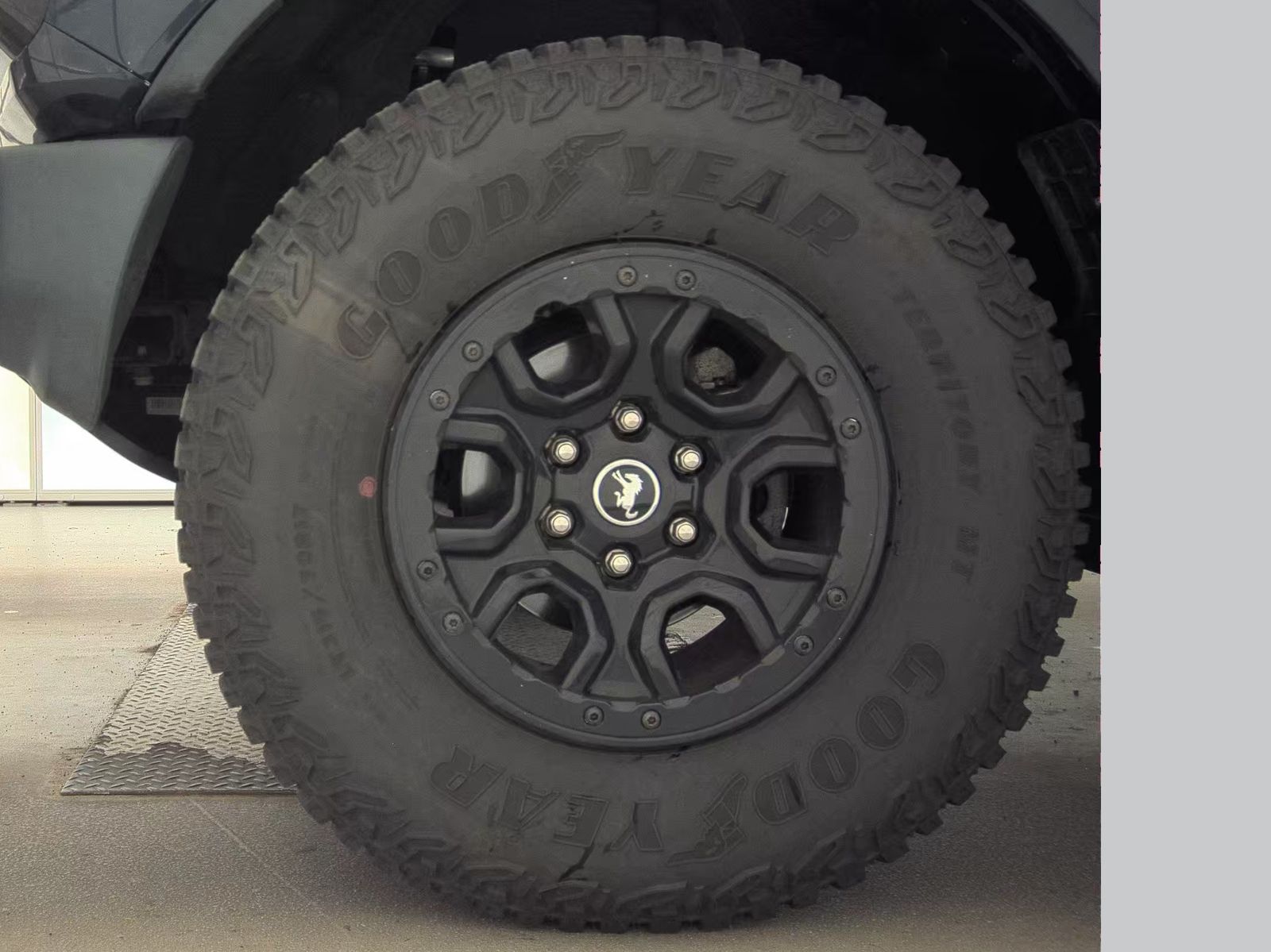 FORD BRONCO - 10