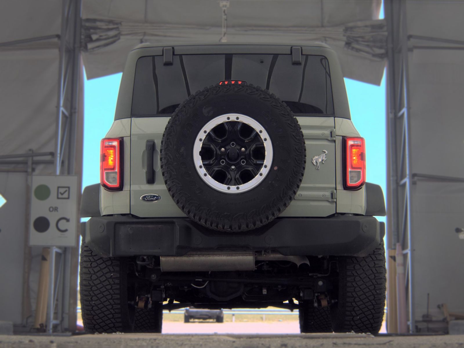 FORD BRONCO - 8