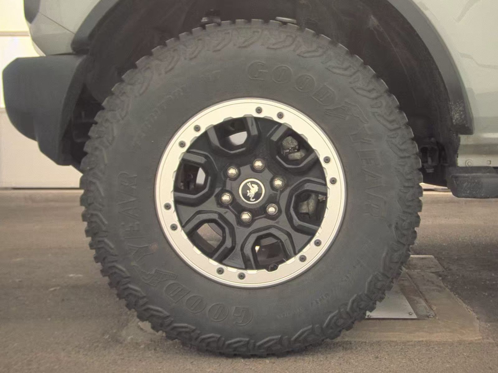 FORD BRONCO - 10