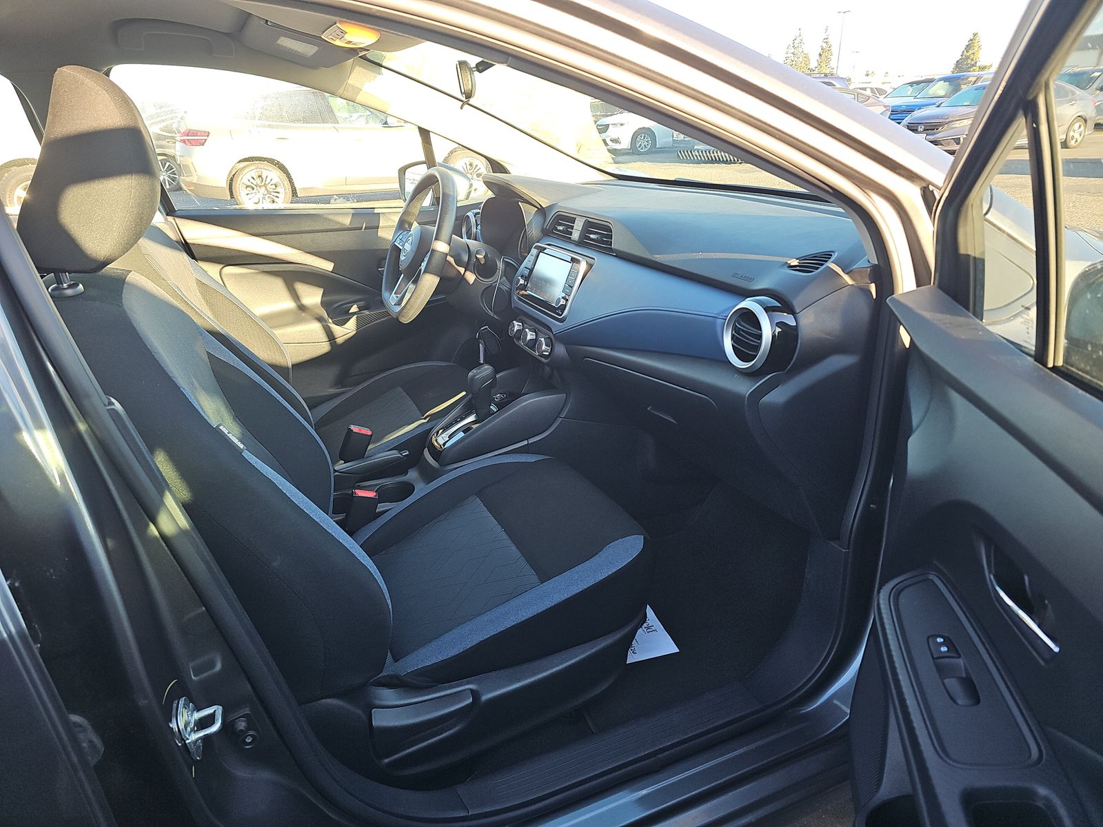 NISSAN VERSA - 9