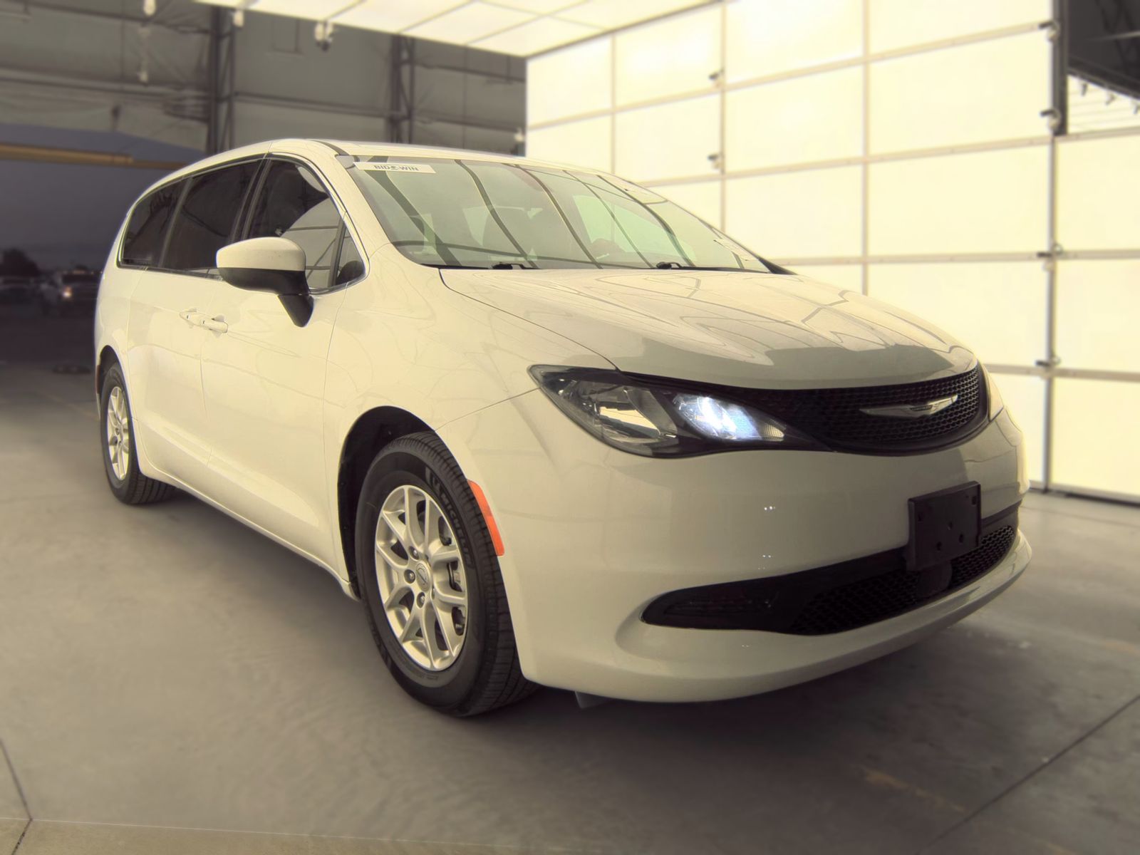 CHRYSLER VOYAGER - 4