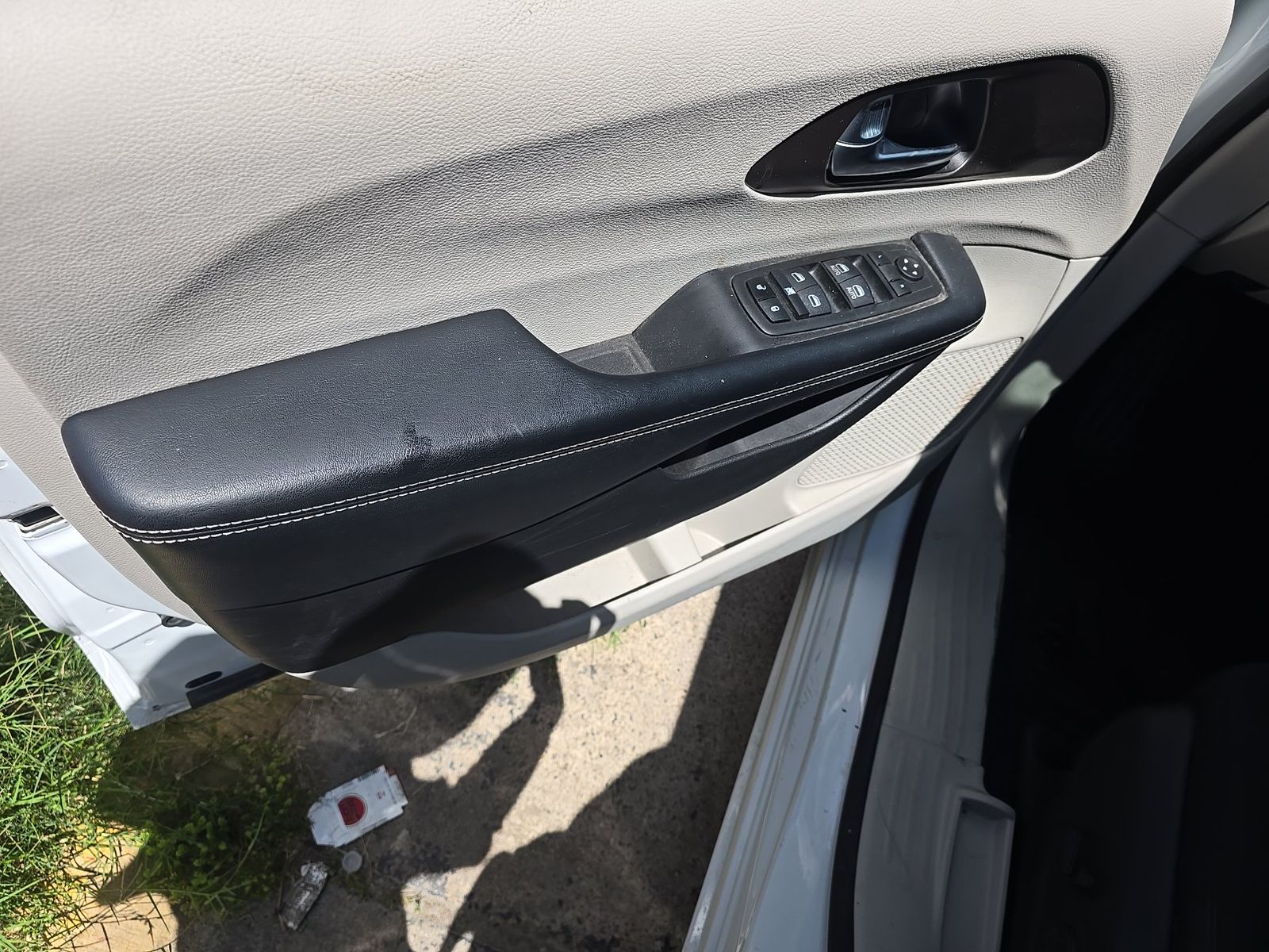 CHRYSLER VOYAGER - 10