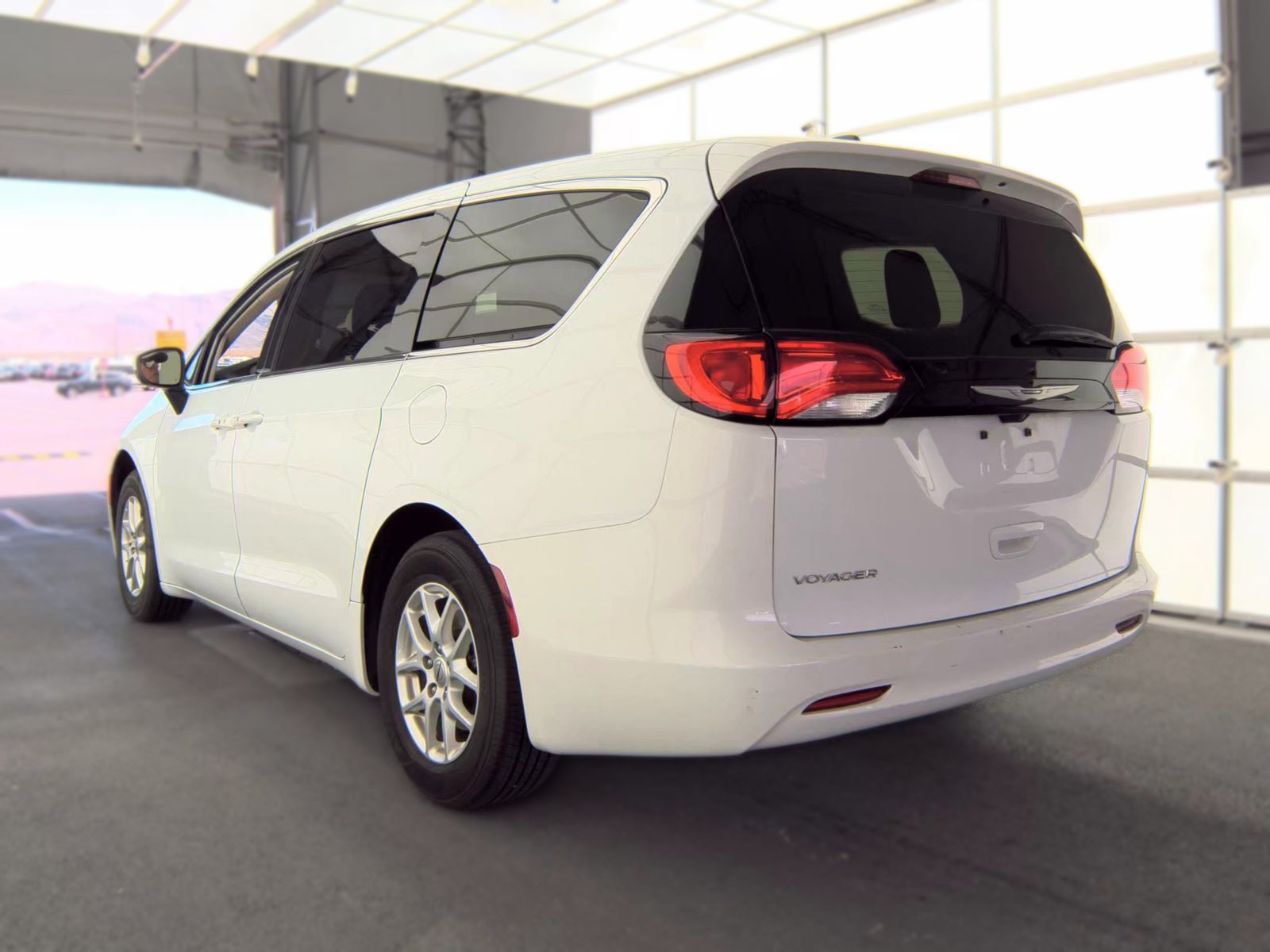 CHRYSLER VOYAGER - 9