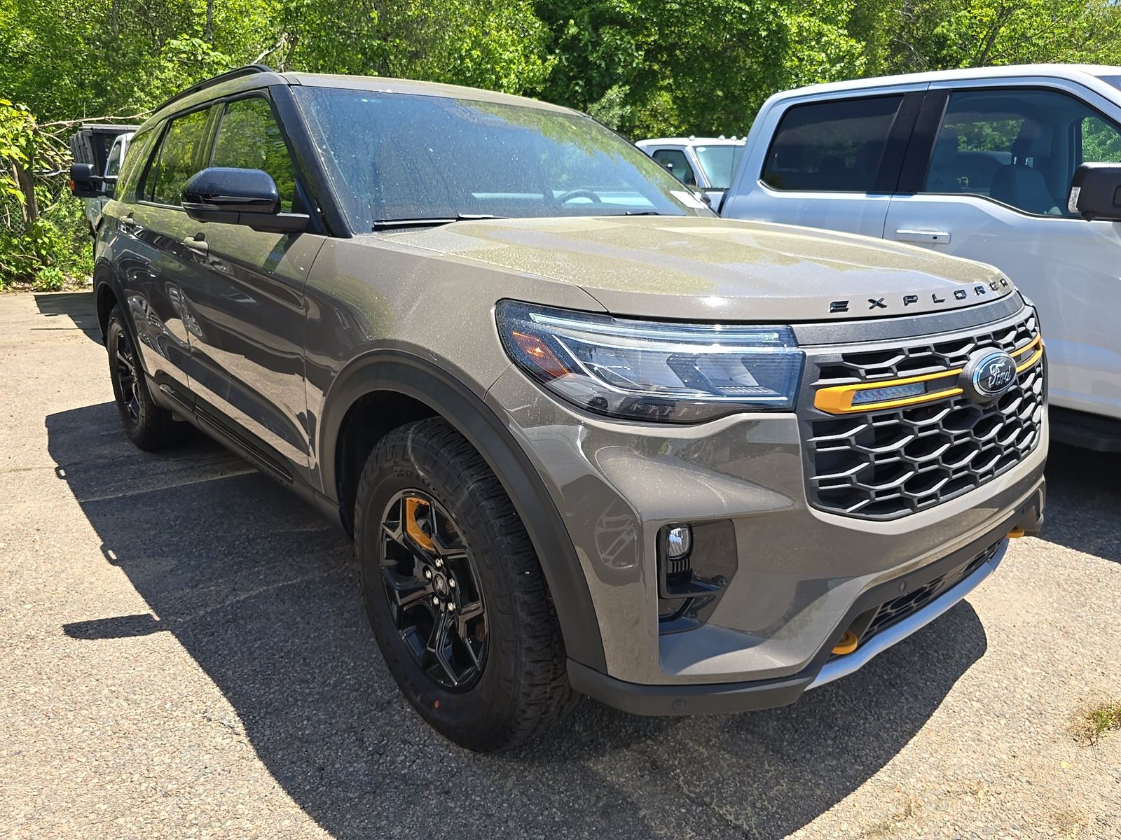 FORD EXPLORER - 4