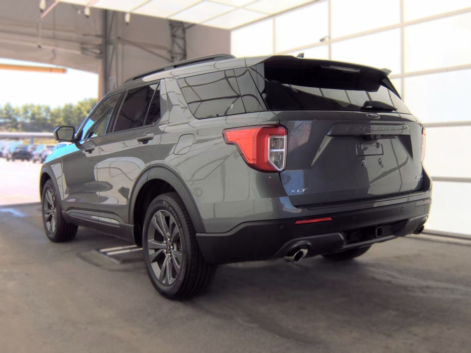 FORD EXPLORER - 9