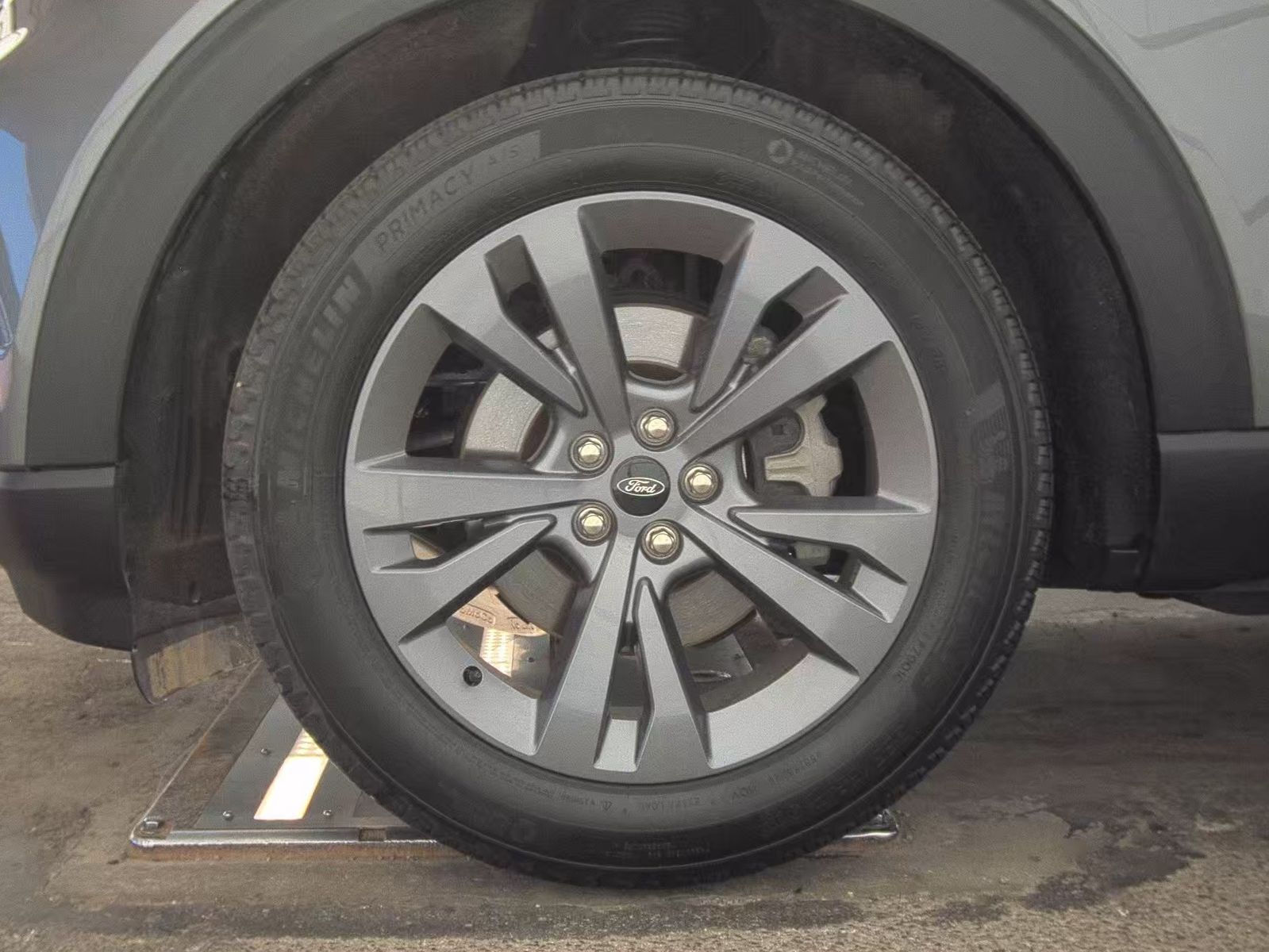 FORD EXPLORER - 10