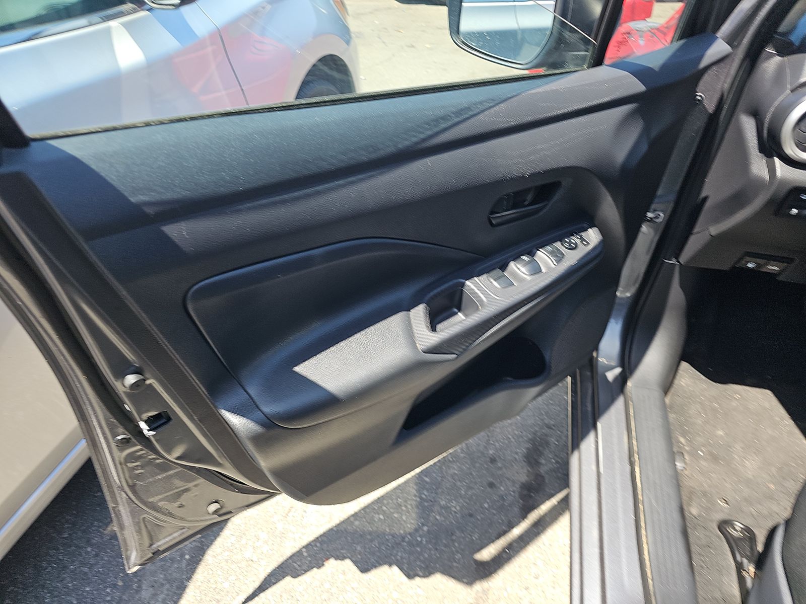 NISSAN VERSA - 10