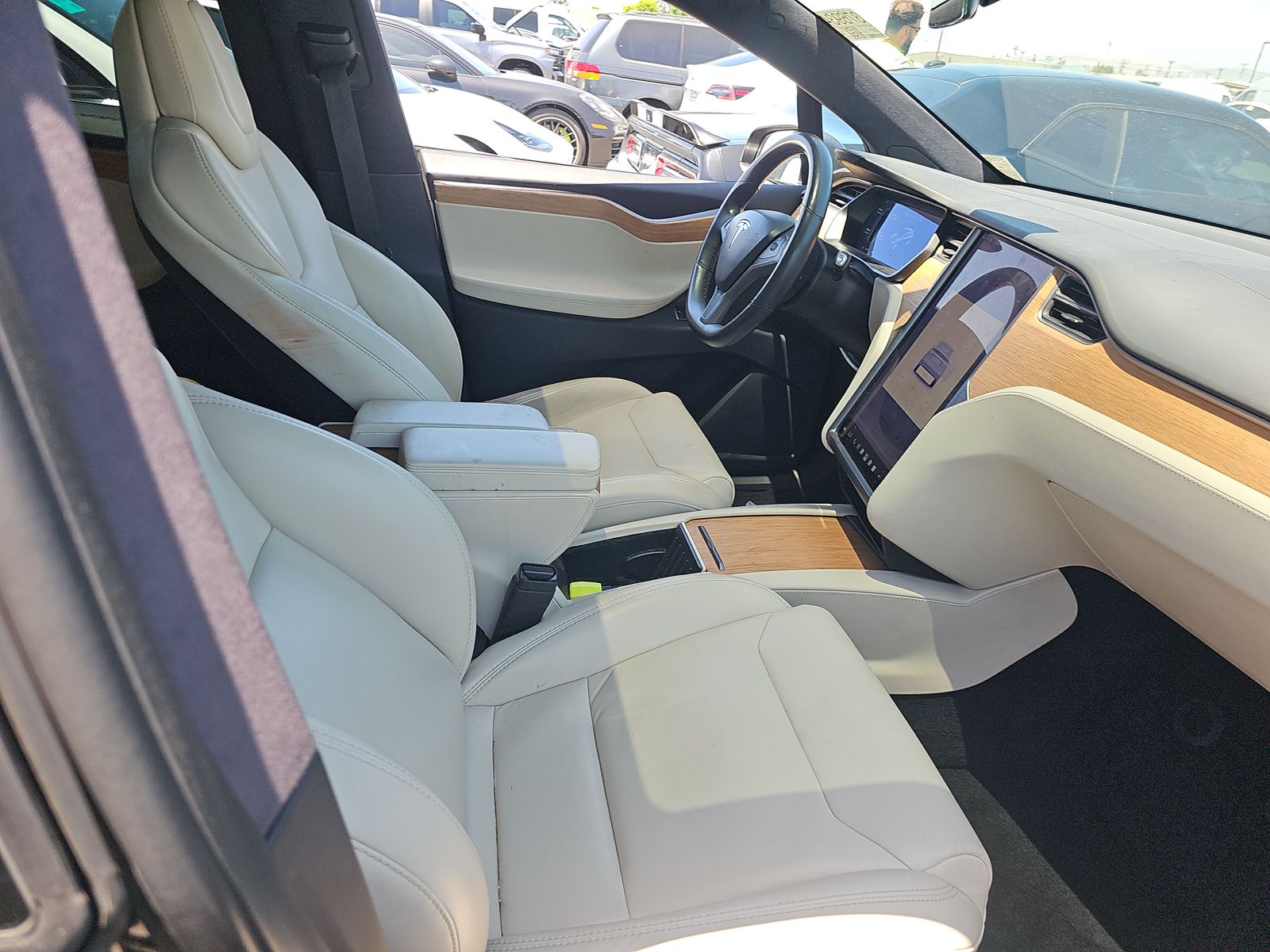 TESLA MODEL X - 9