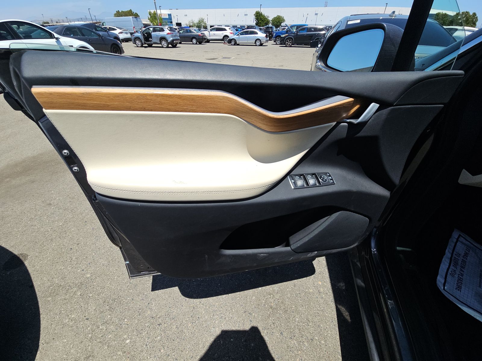 TESLA MODEL X - 10